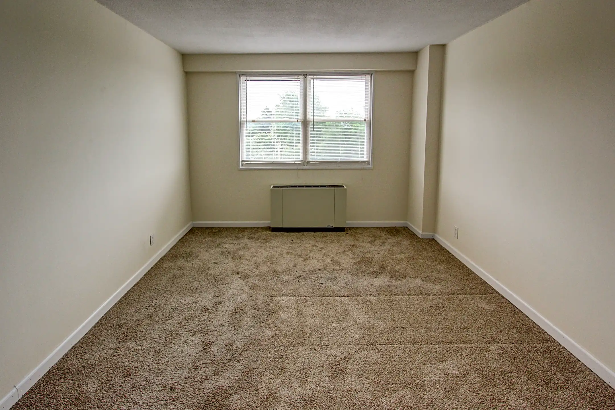 Park Royal Apartments 2600 Park Ave Bridgeport, CT Apartments for