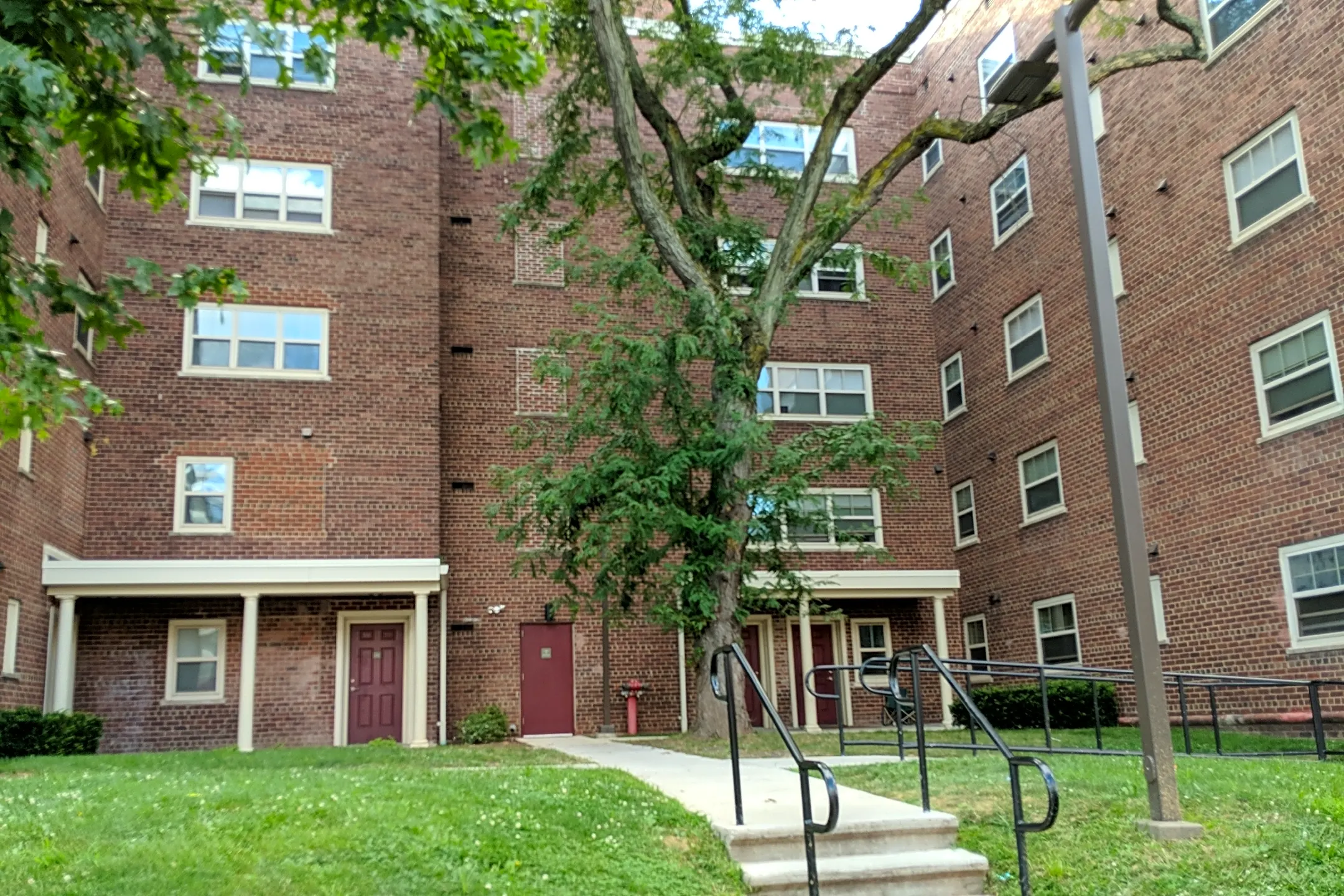 Oaks At Westminster Apartments - Elizabeth, NJ 07208