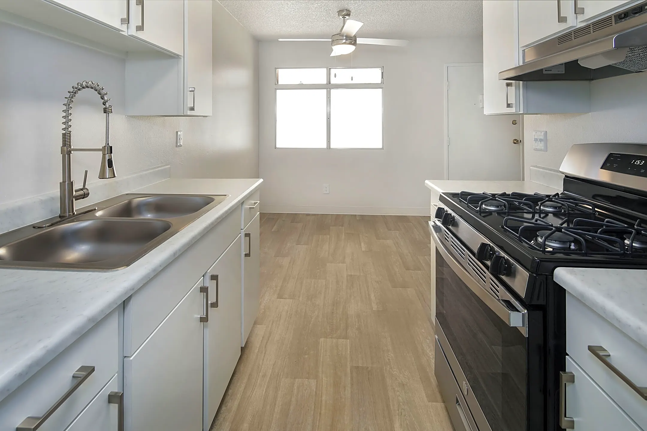 Mission Terrace Apartments 810 N Juniper St Escondido, CA