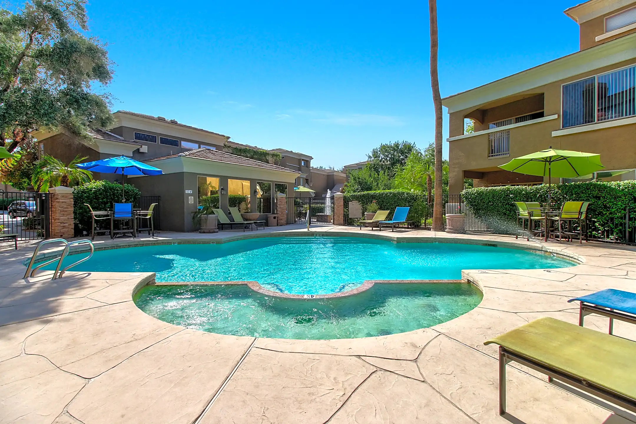 Pool - La Terraza At The Biltmore - Phoenix, AZ