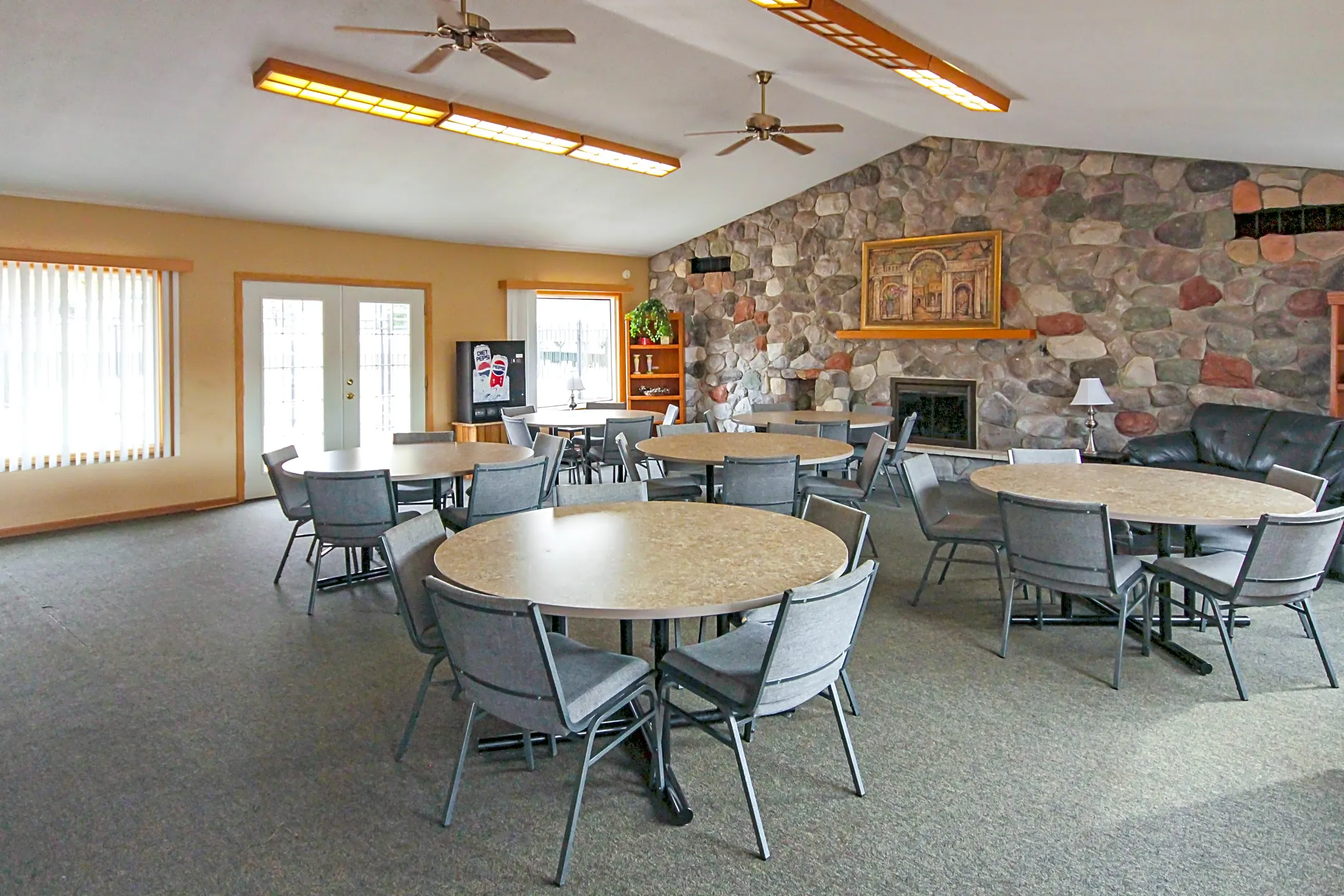 Dining Room - Alpine Meadows - Grand Rapids, MI