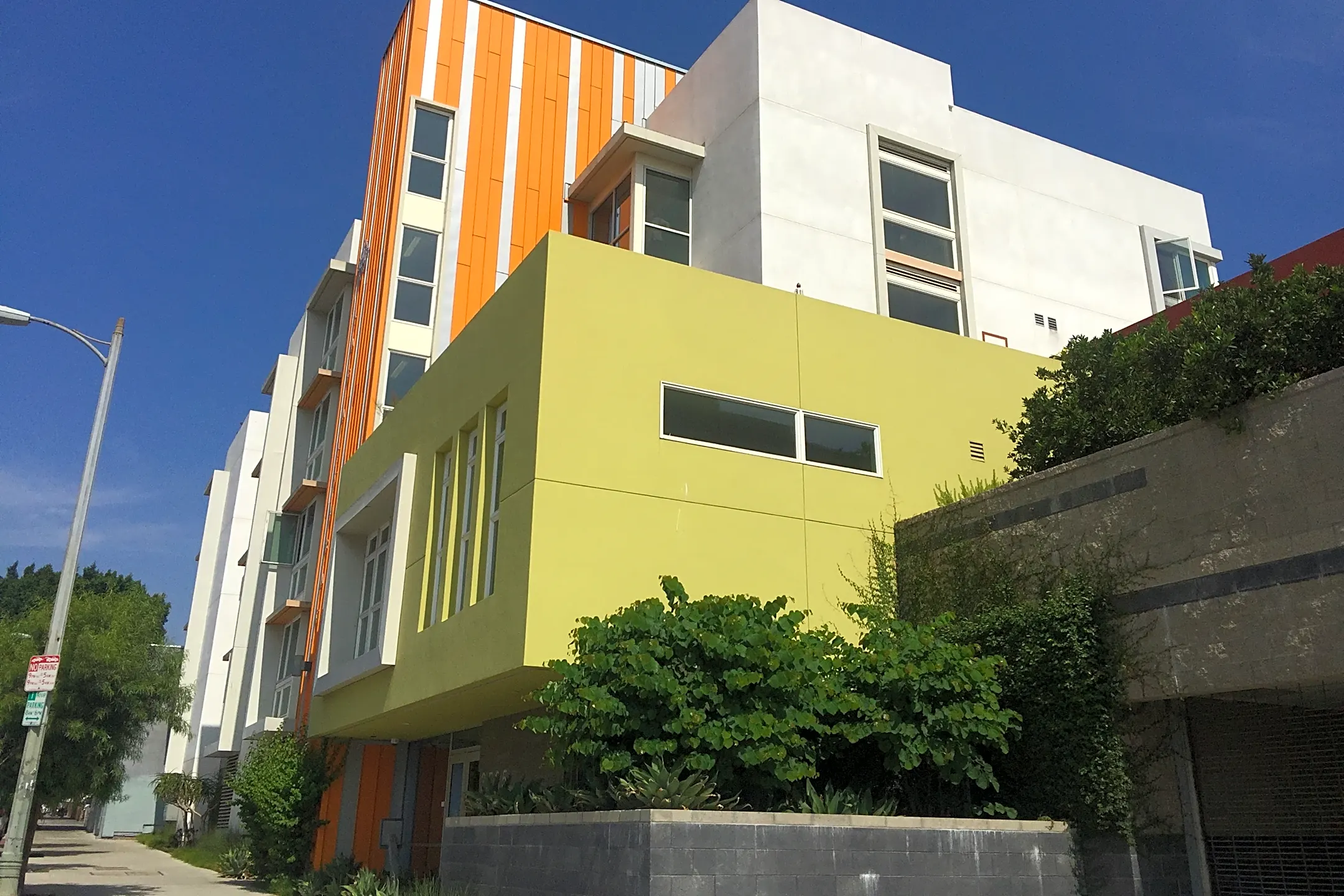 Las Alturas Apartments - Los Angeles, CA 90023