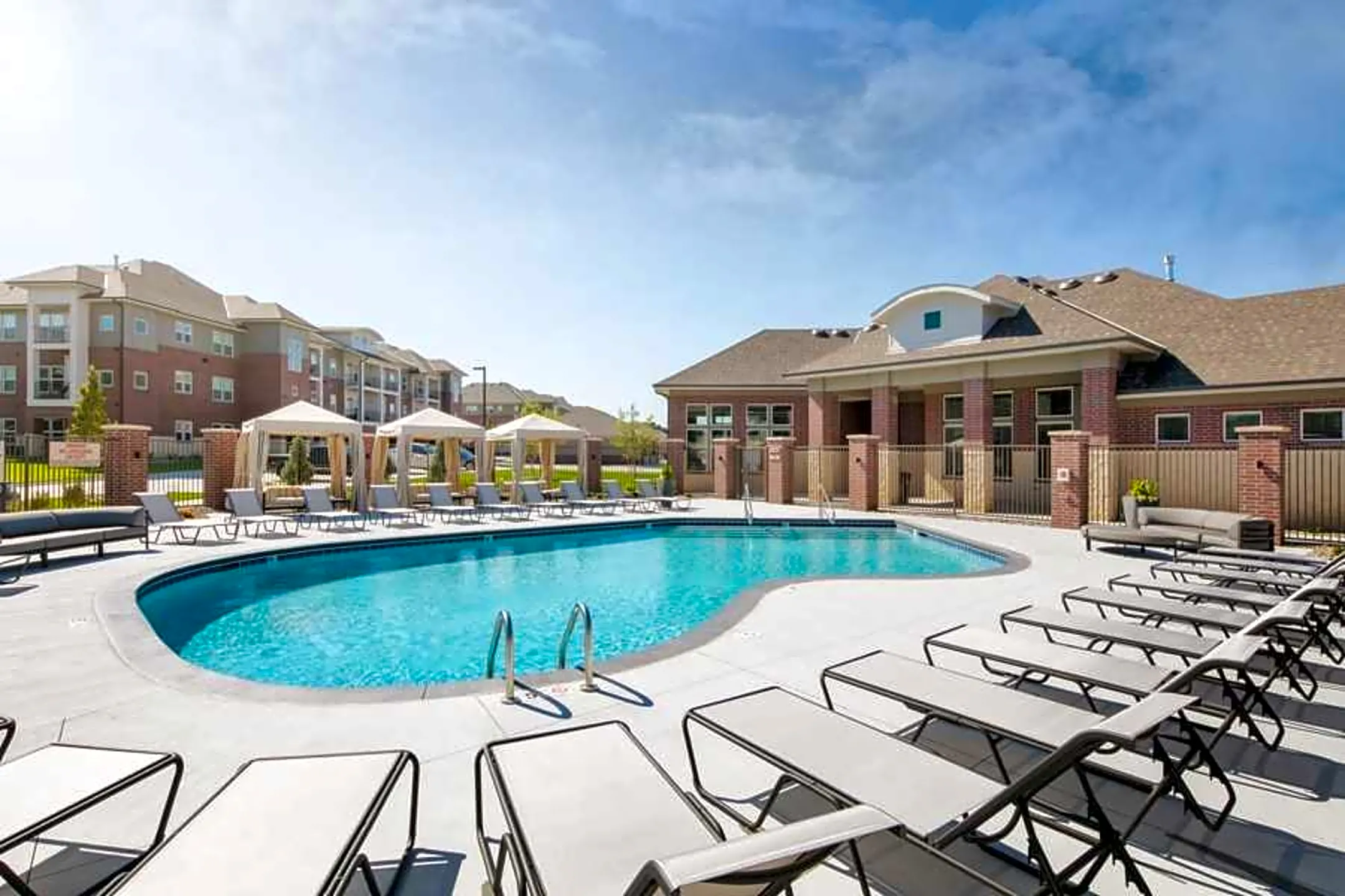 Ashbrook by Broadmoor Apartments - Lincoln, NE 68516