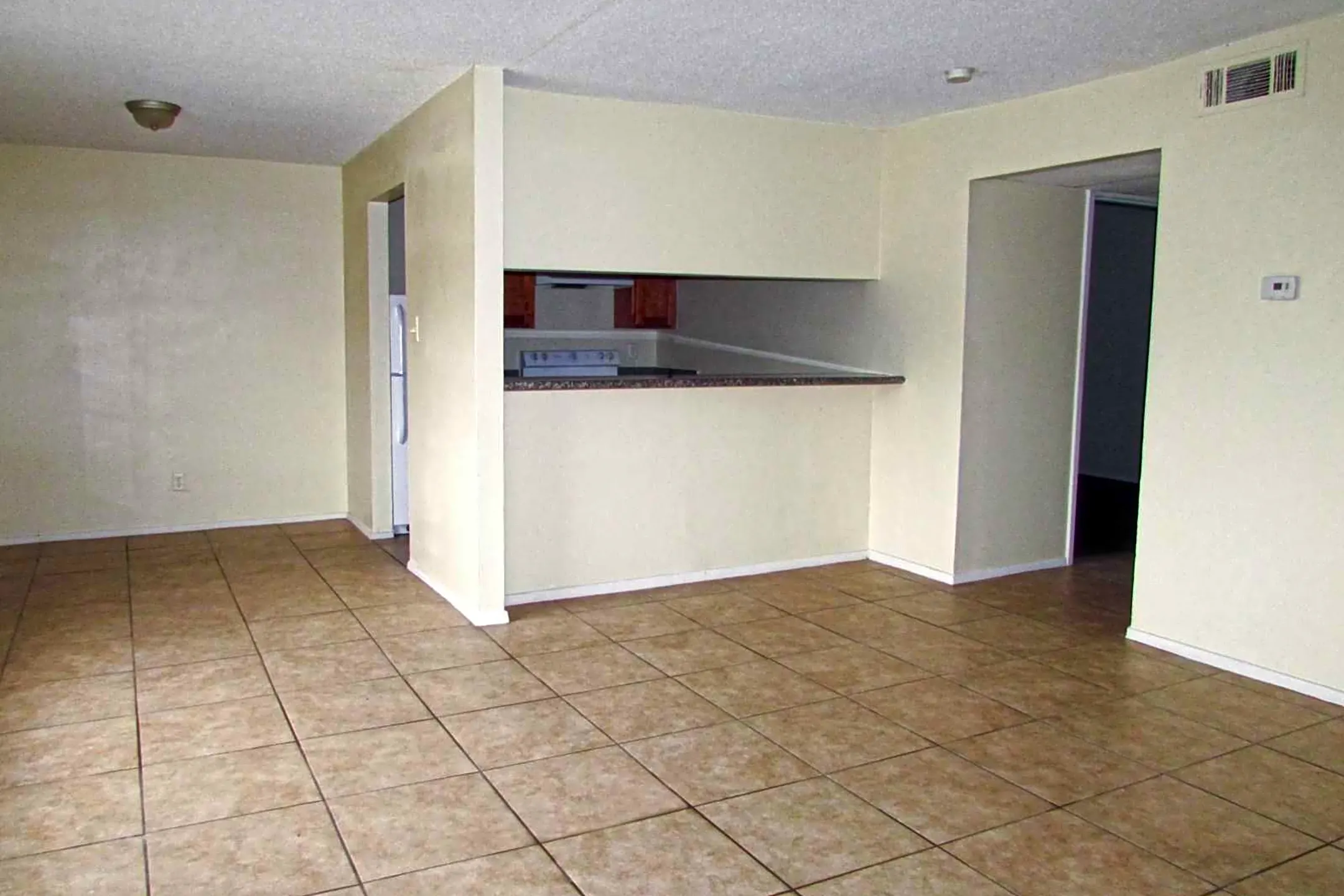 Kitchen - Julian Manor Apartments - Long Beach, MS