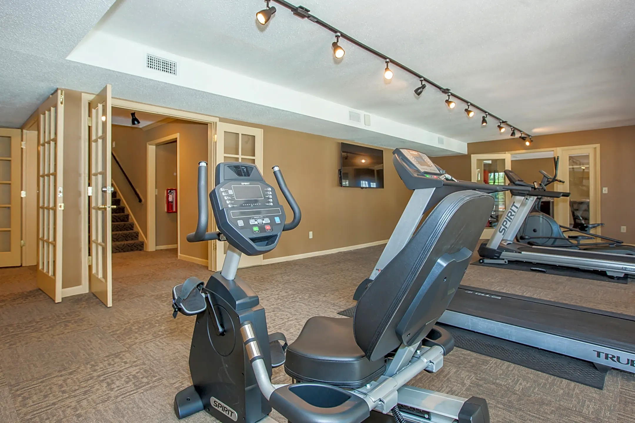 Louisburg Square Apartments & Townhomes 9301 Santa Fe Ln Overland