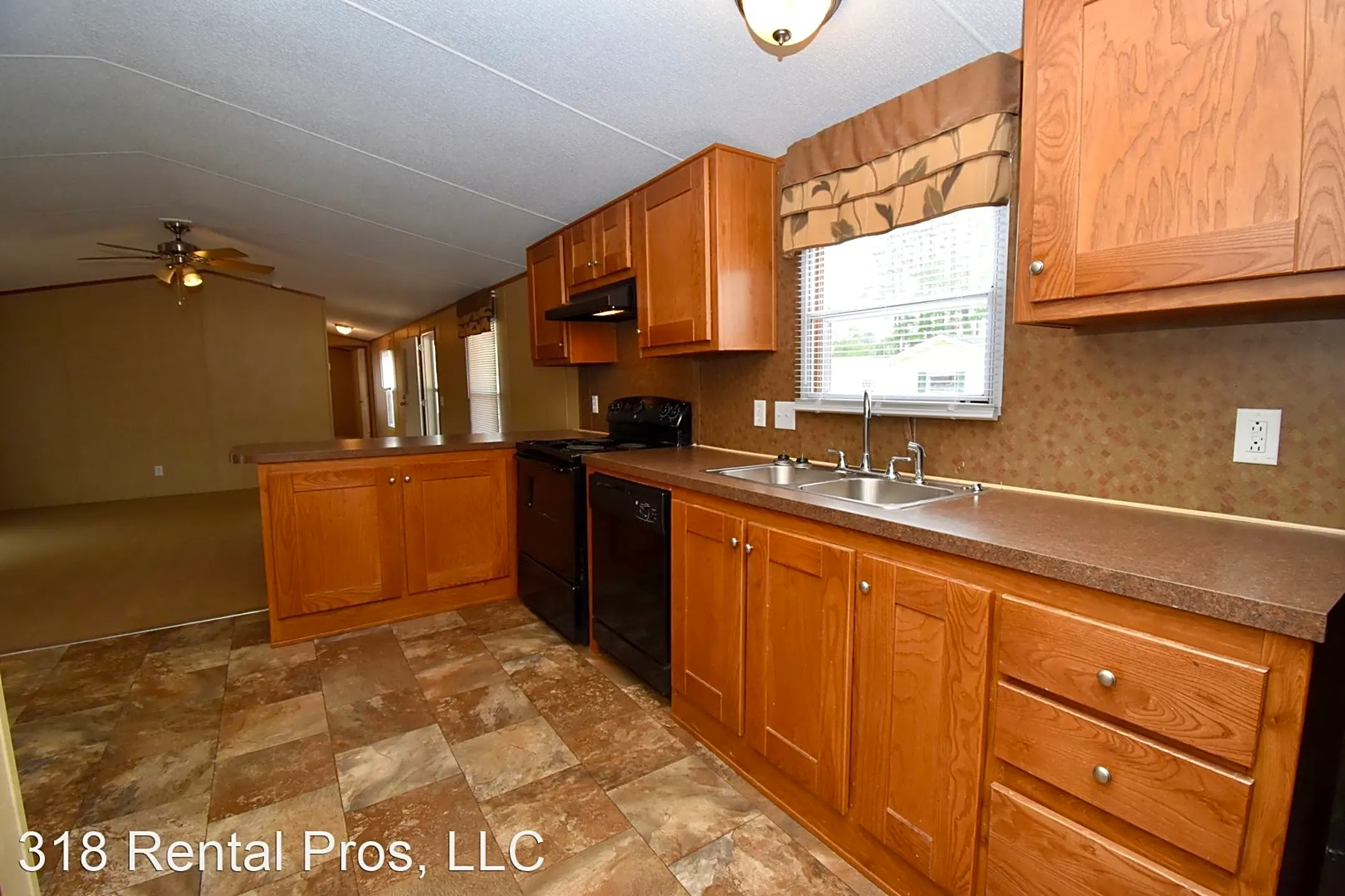 Kitchen - 213 Kathryn Lane - Ruston, LA