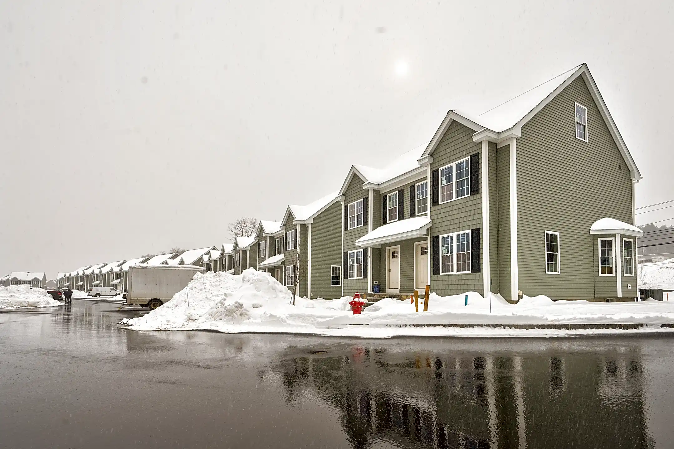 Merrimac Commons 1 Pumpkin Cir Tyngsboro, MA Apartments for Rent