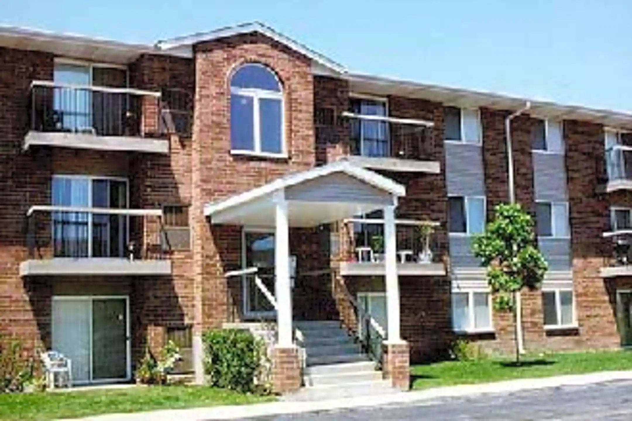 Regency Village Apartments Waukegan, IL 60085