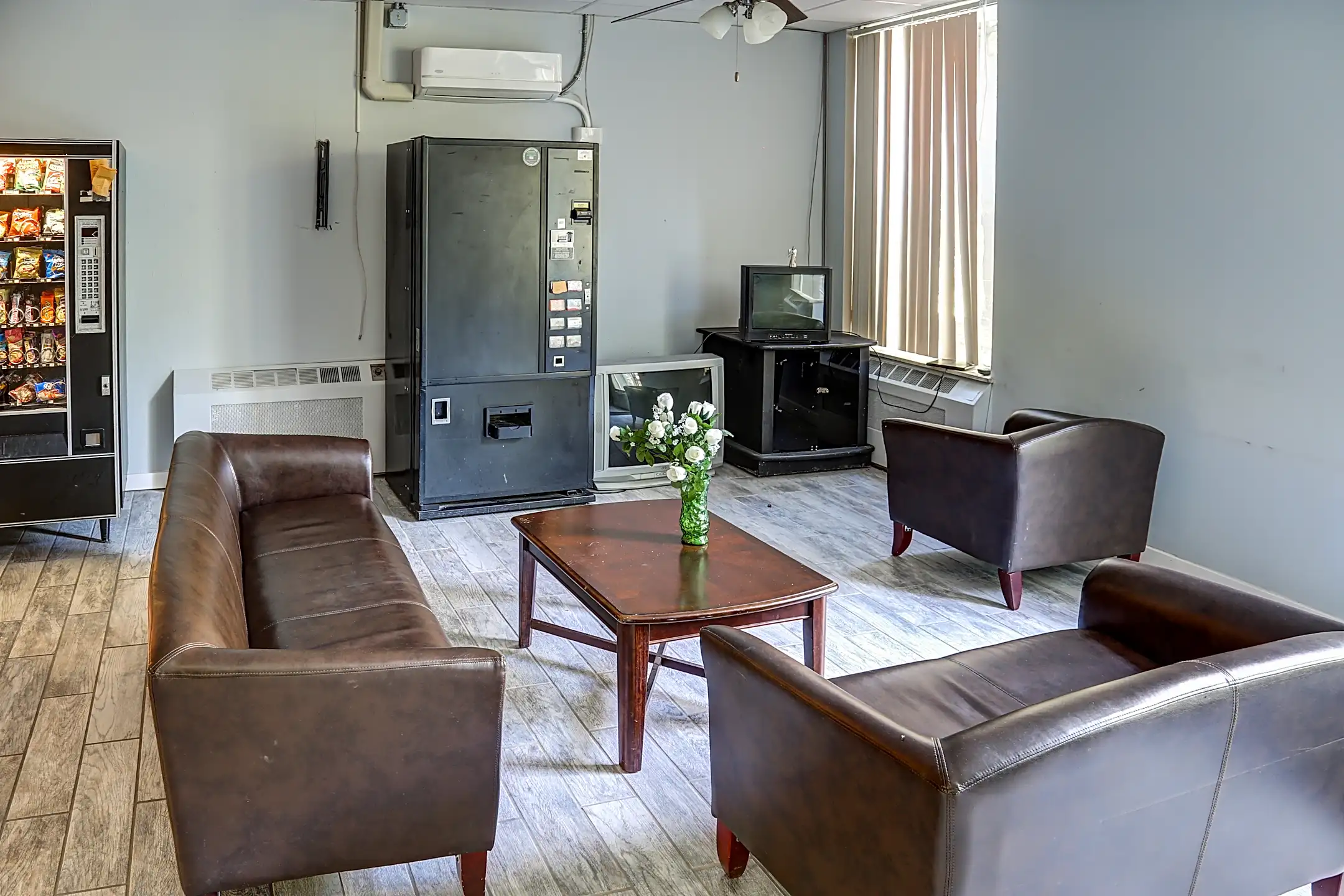 The Bradford 1500 Groesbeck Rd Cincinnati, OH Apartments for Rent