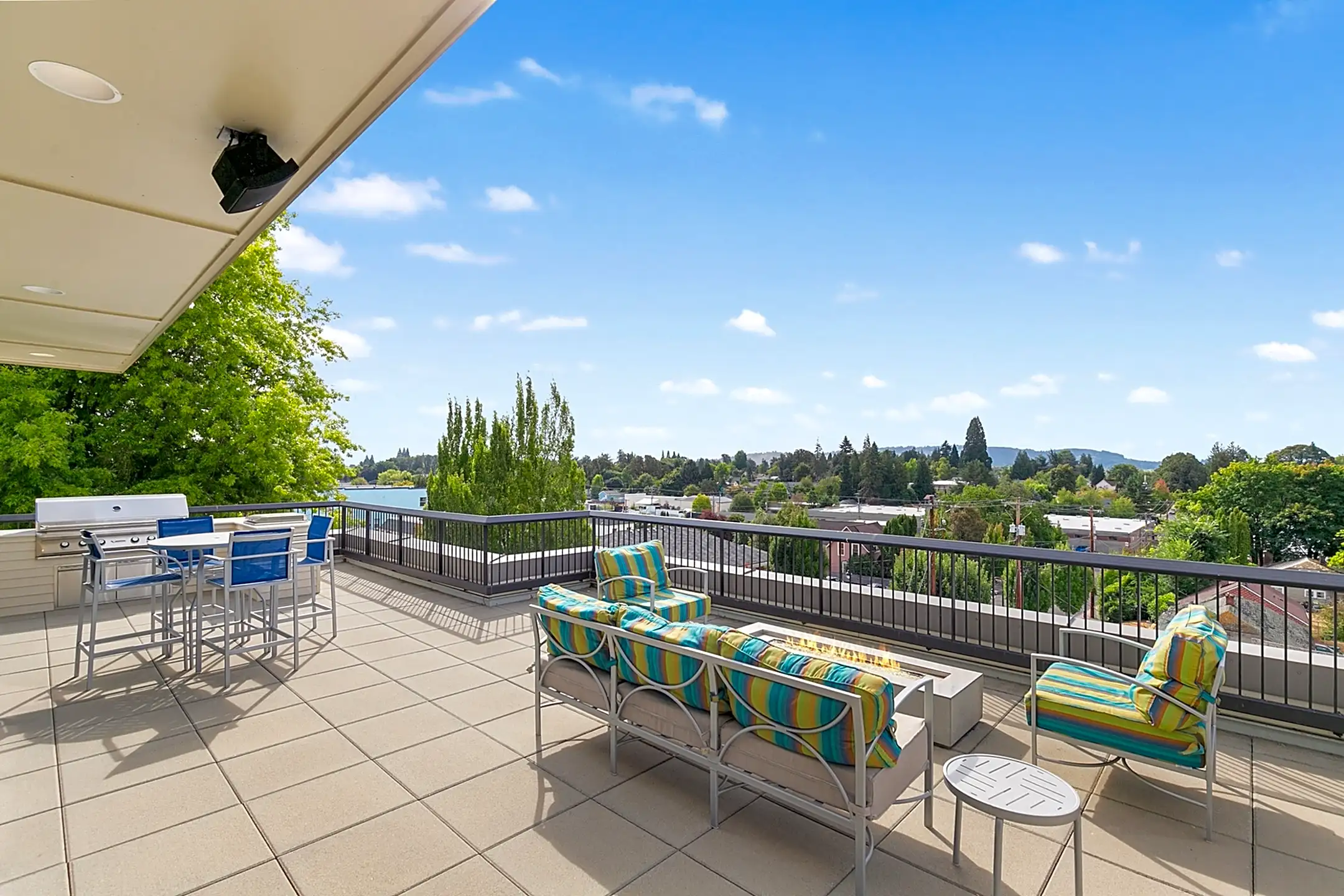 Jesse Quinn 1829 Pacific Ave Forest Grove, OR Apartments for Rent