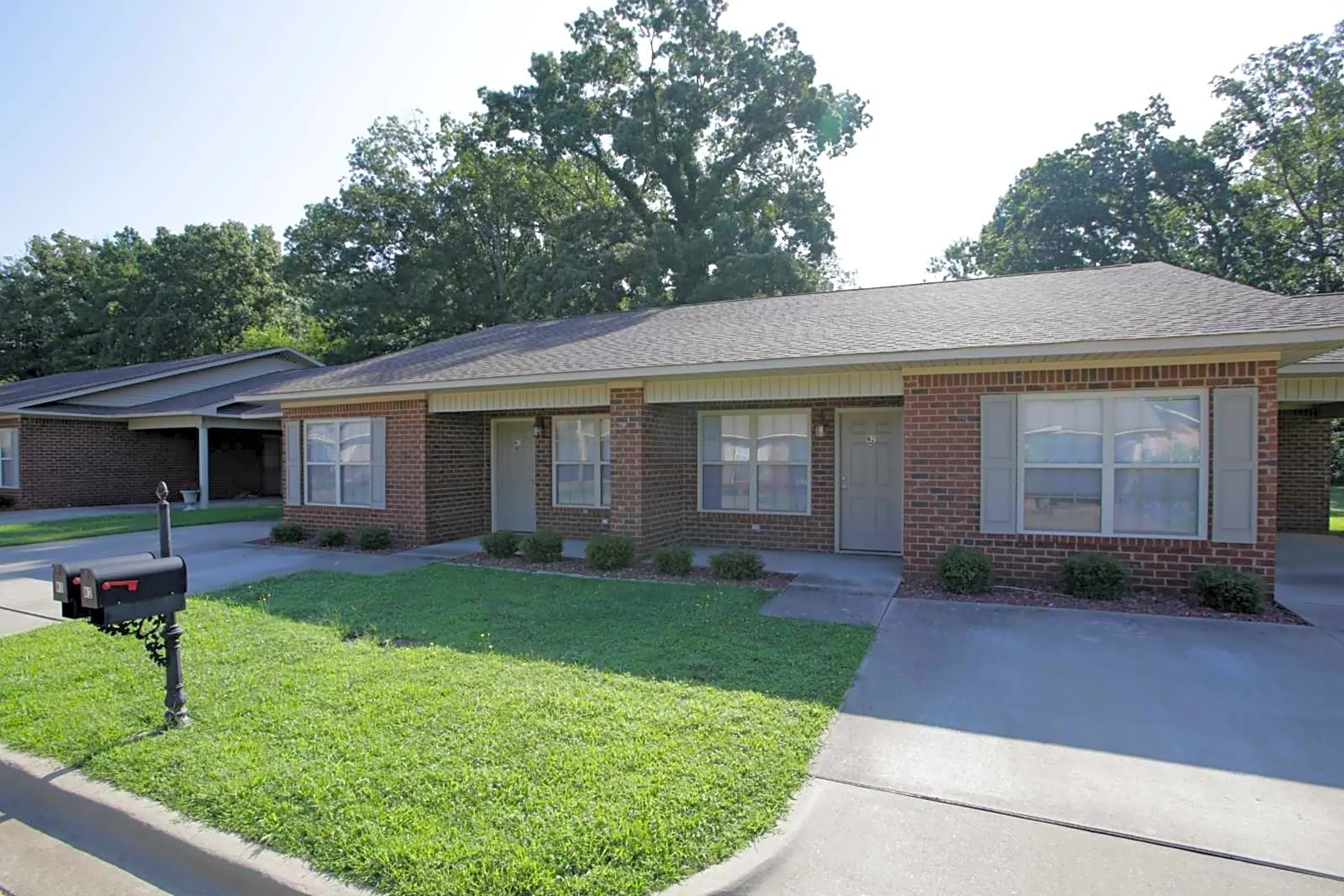 Oak Ridge Apartment Apartments - Florence, AL 35630