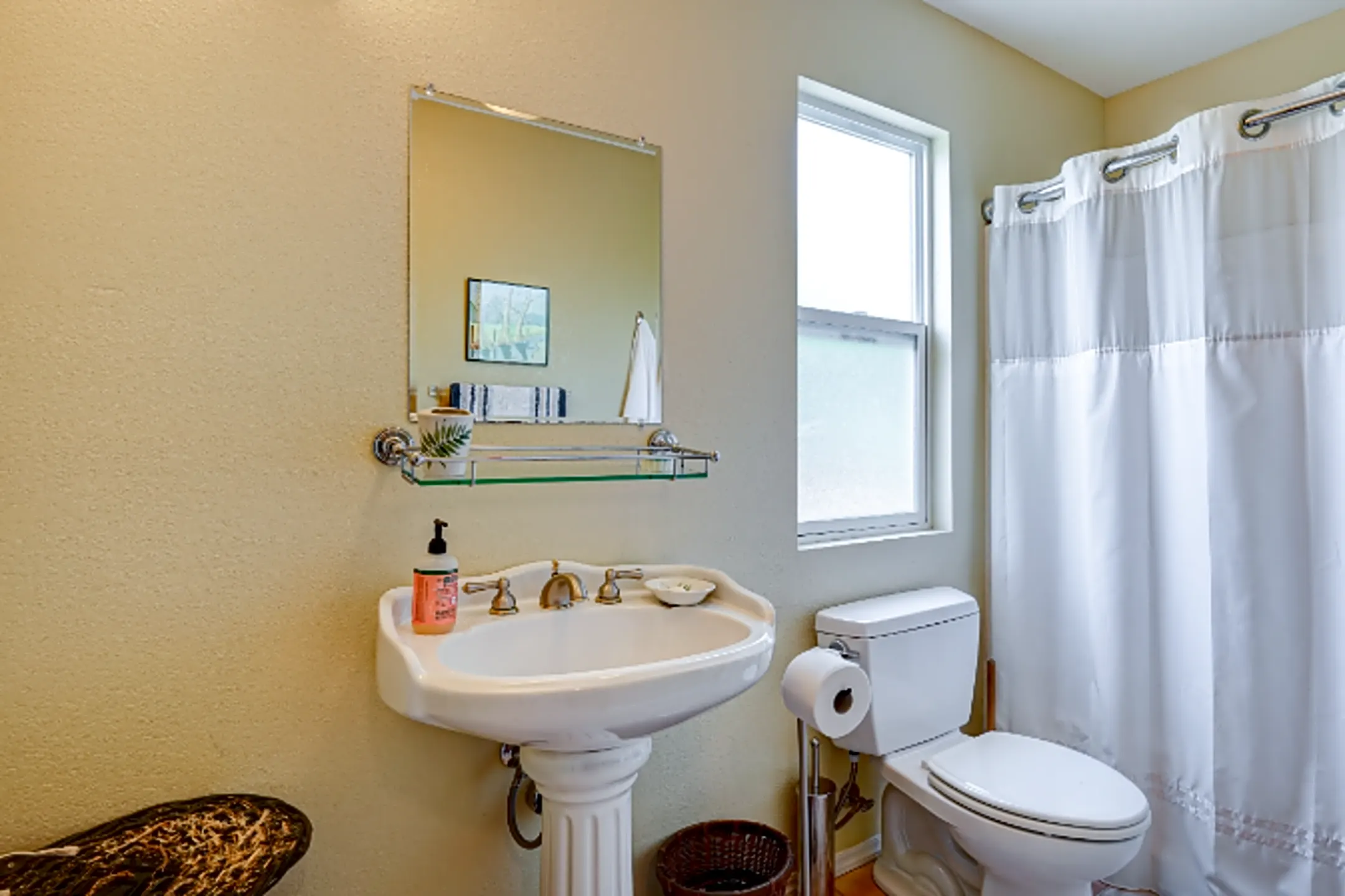 111 Kerry Ln Cloverdale, CA Houses for Rent Rent.