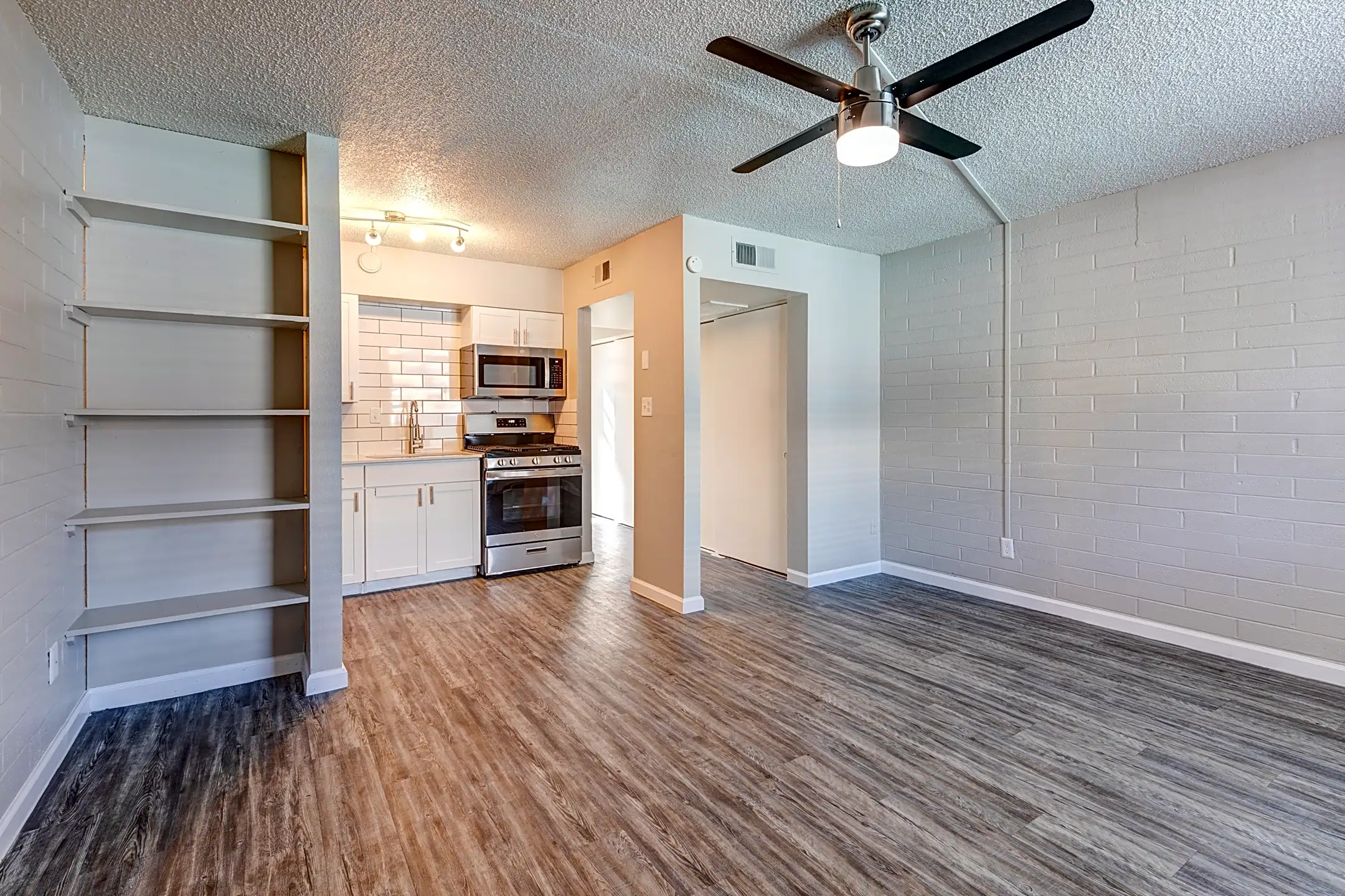 Elton Apartment Homes 2420 N 24th St Phoenix, AZ Apartments for