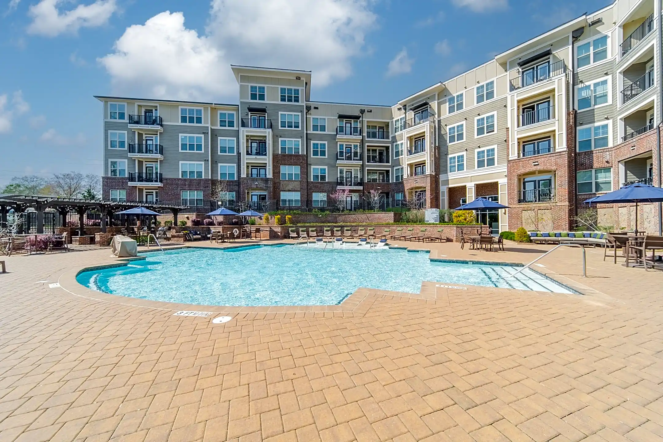 Meridian at Sutton Square Apartments Raleigh, NC 27609