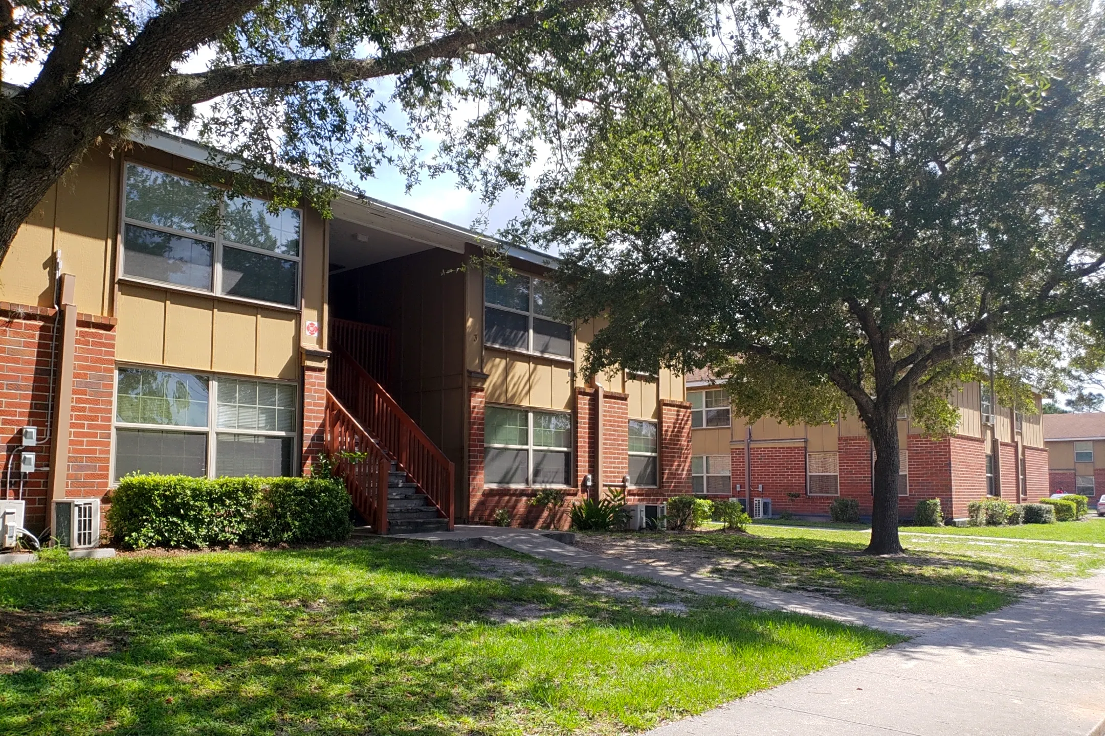 Carver Garden Apartments - 1101 SE 15th St | Gainesville, FL Apartments ...