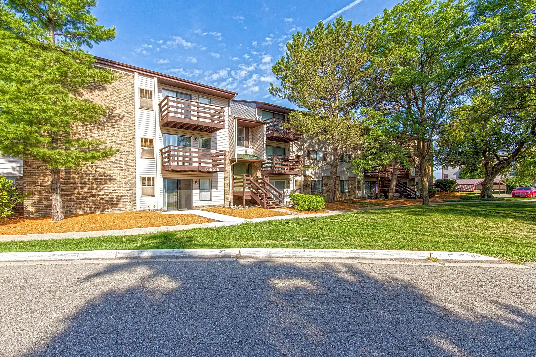 Delta Square Apartments 5426 W Michigan Ave Lansing, MI for Rent