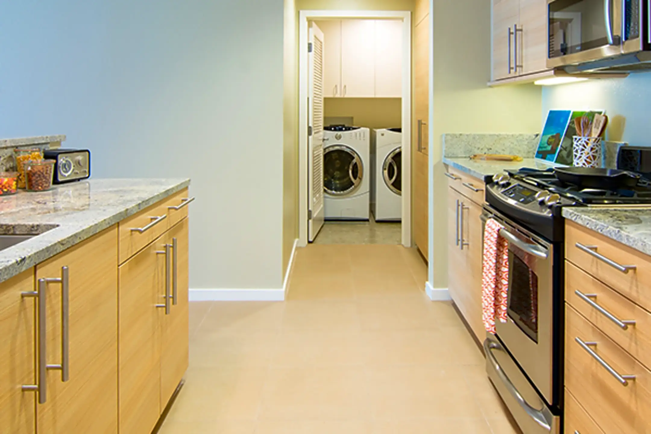 The Mercer 1655 N Calif Blvd Walnut Creek, CA Apartments for Rent