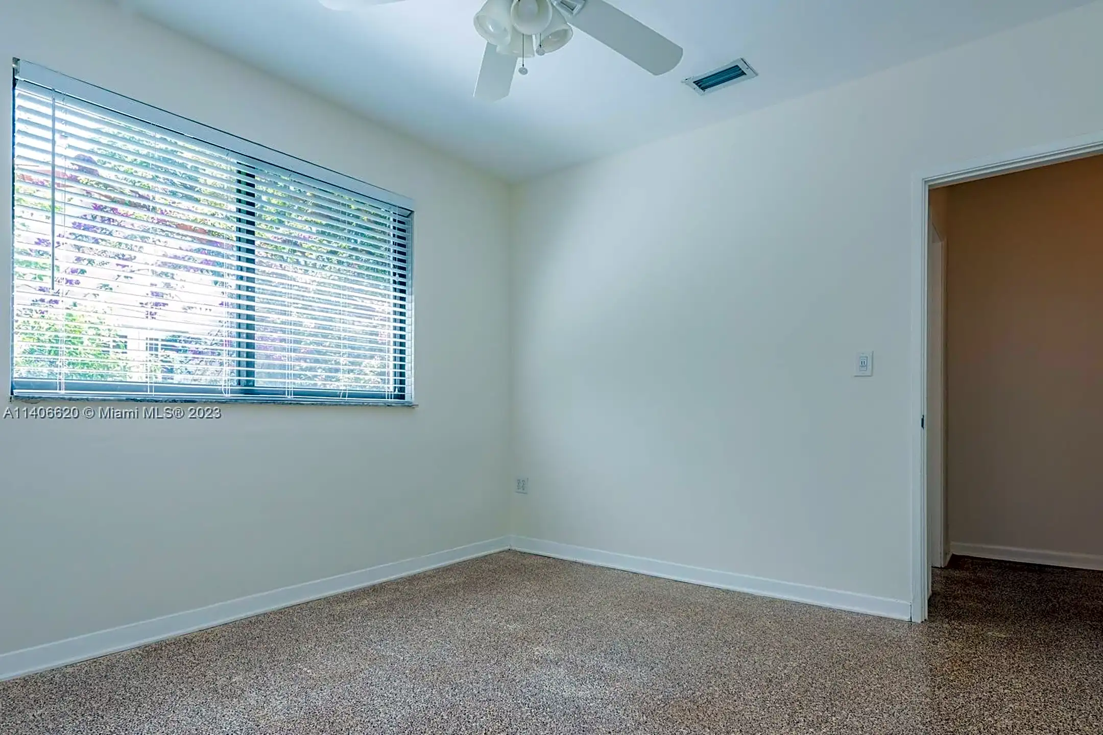 Bedroom - 454 NE 93rd St - Miami Shores, FL