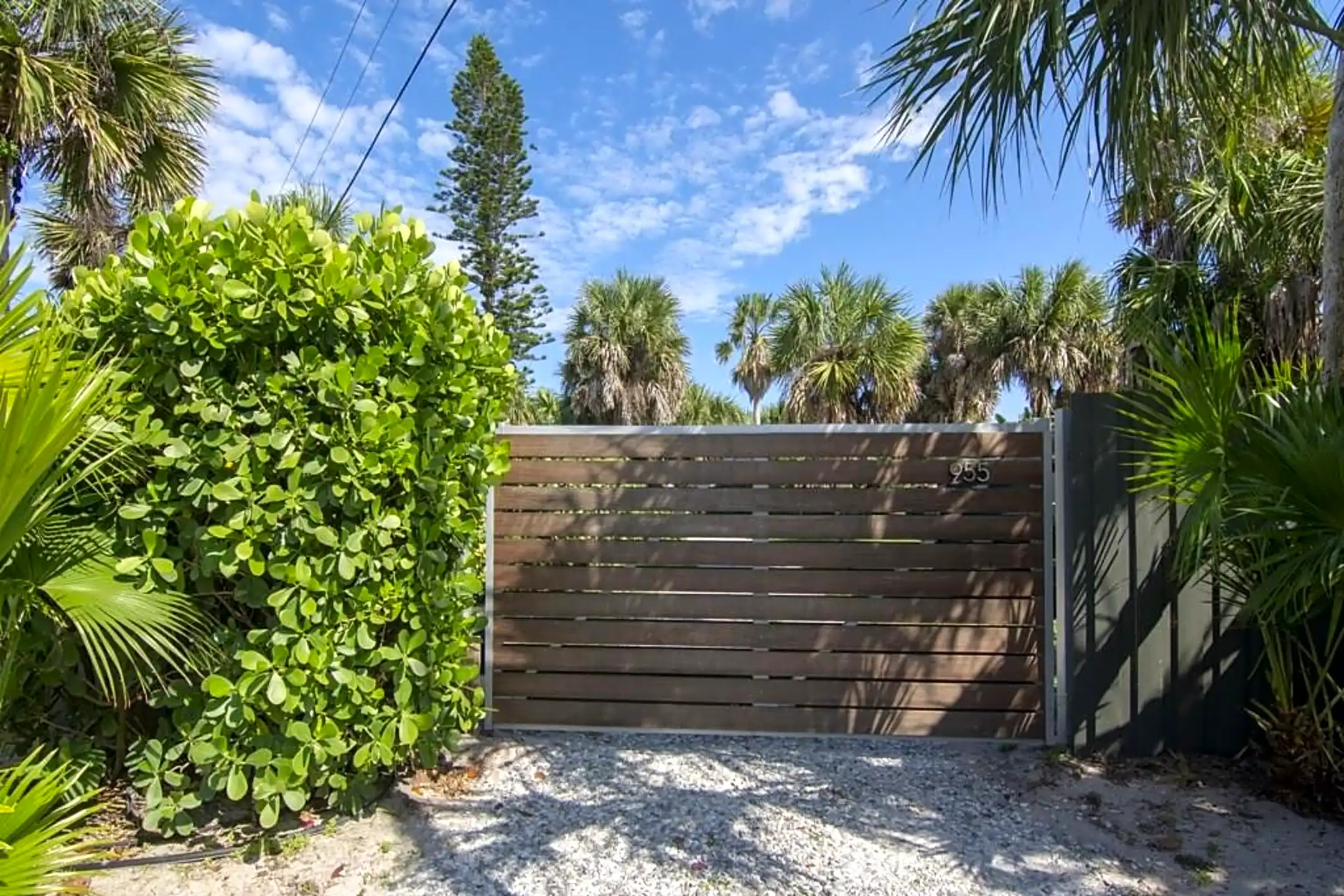 955 Reef Ln - Vero Beach, FL