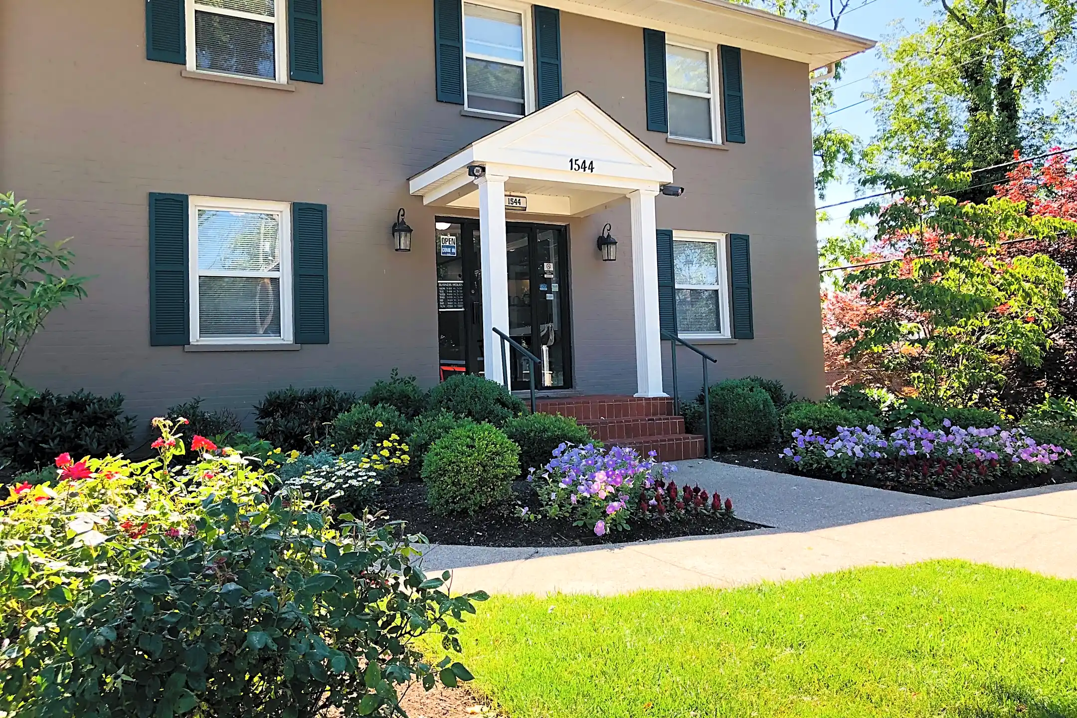 Leasing Office - Double Tree Apartments - Lexington, KY