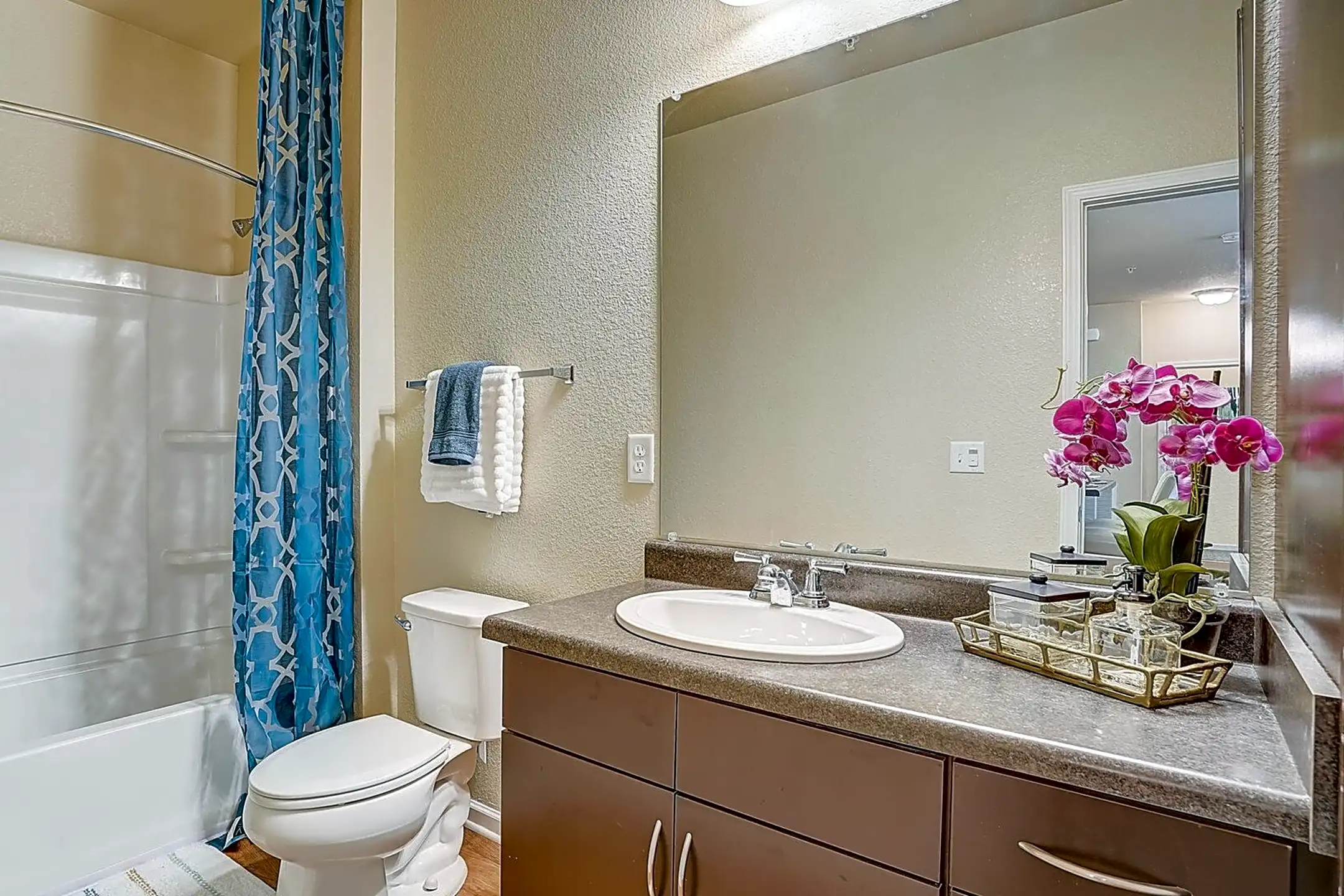 Springs at Egan Drive Apartments Savage, MN 55378