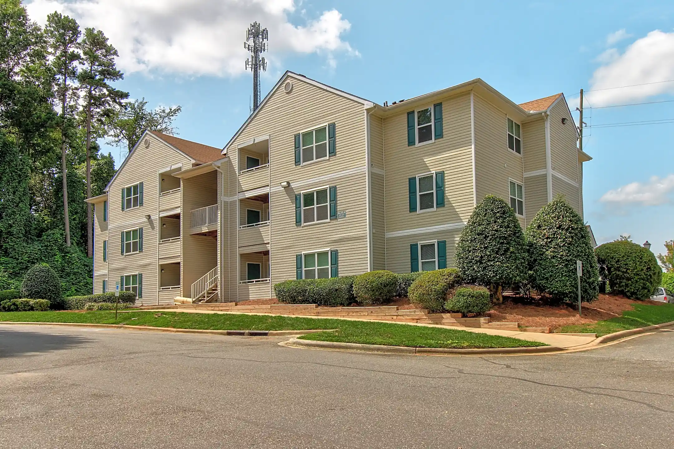 Apartments 28078