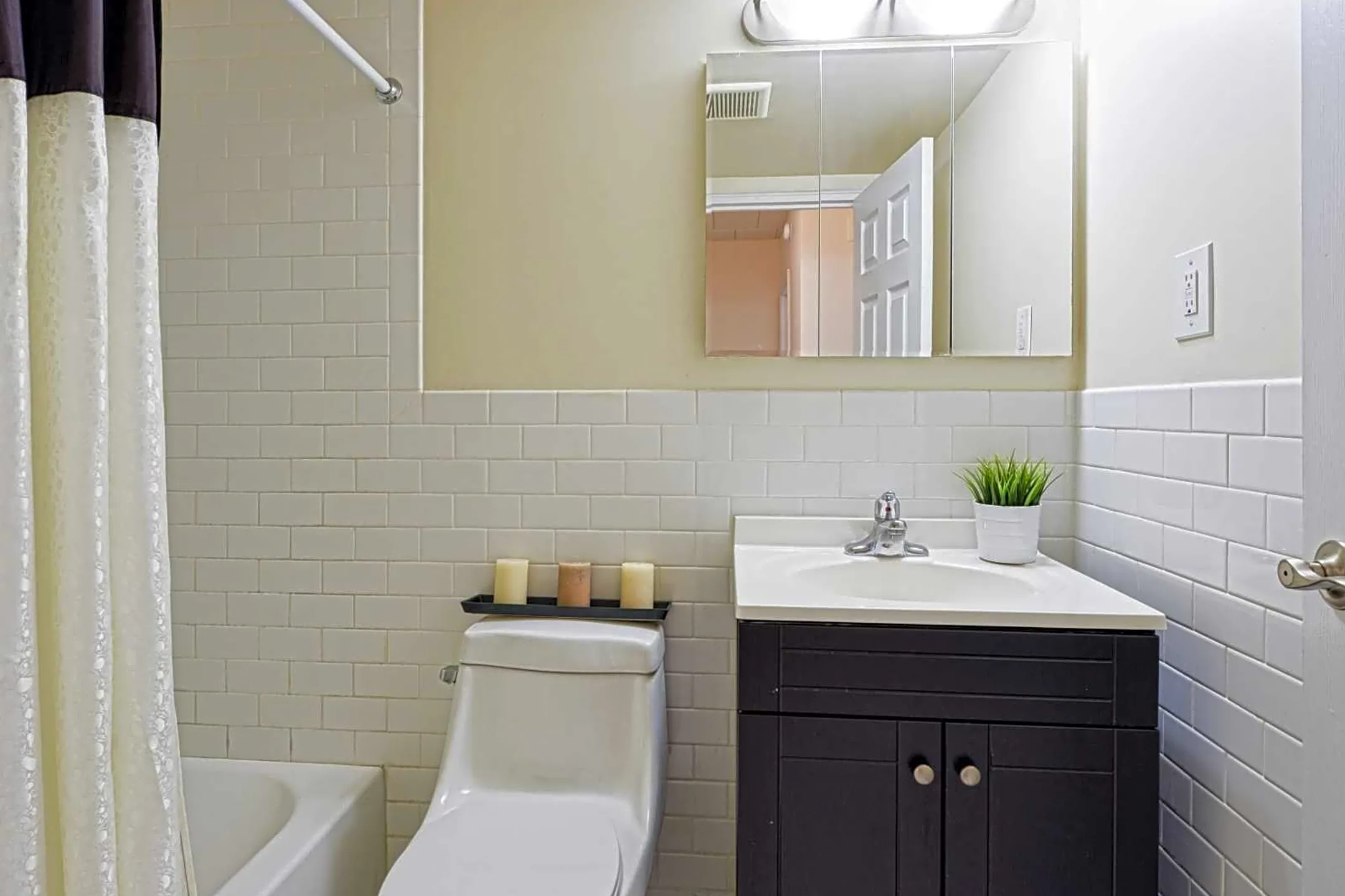 Bathroom - Ridgeview Apartments - Philadelphia, PA