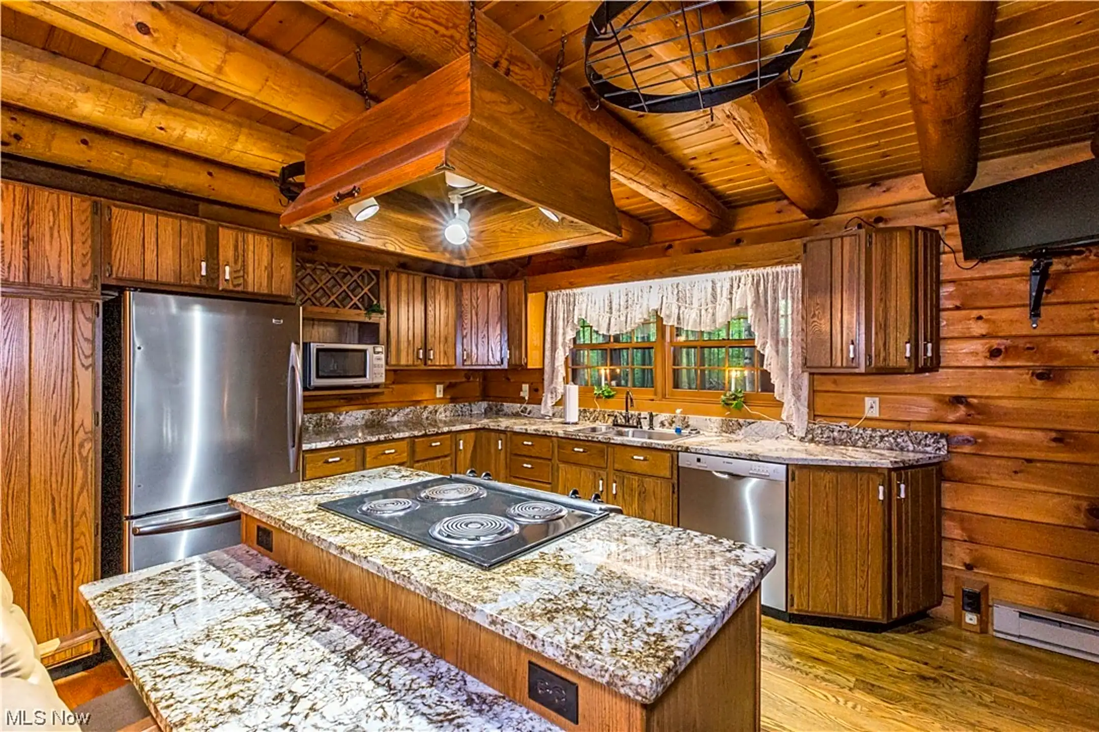 3400 Lampson Rd - Austinburg, OH