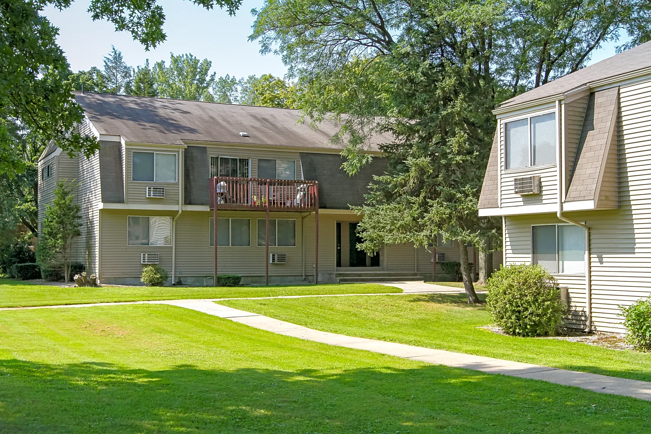 Woodgate Apartments - Enfield, CT 06082