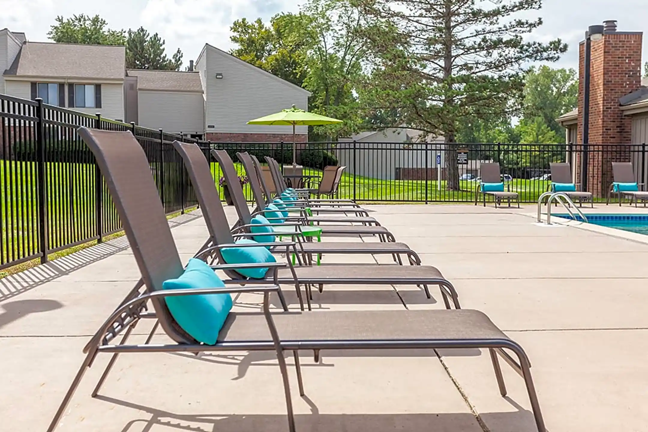 Northville Woods 18800 Innsbrook Dr Northville, MI Apartments for