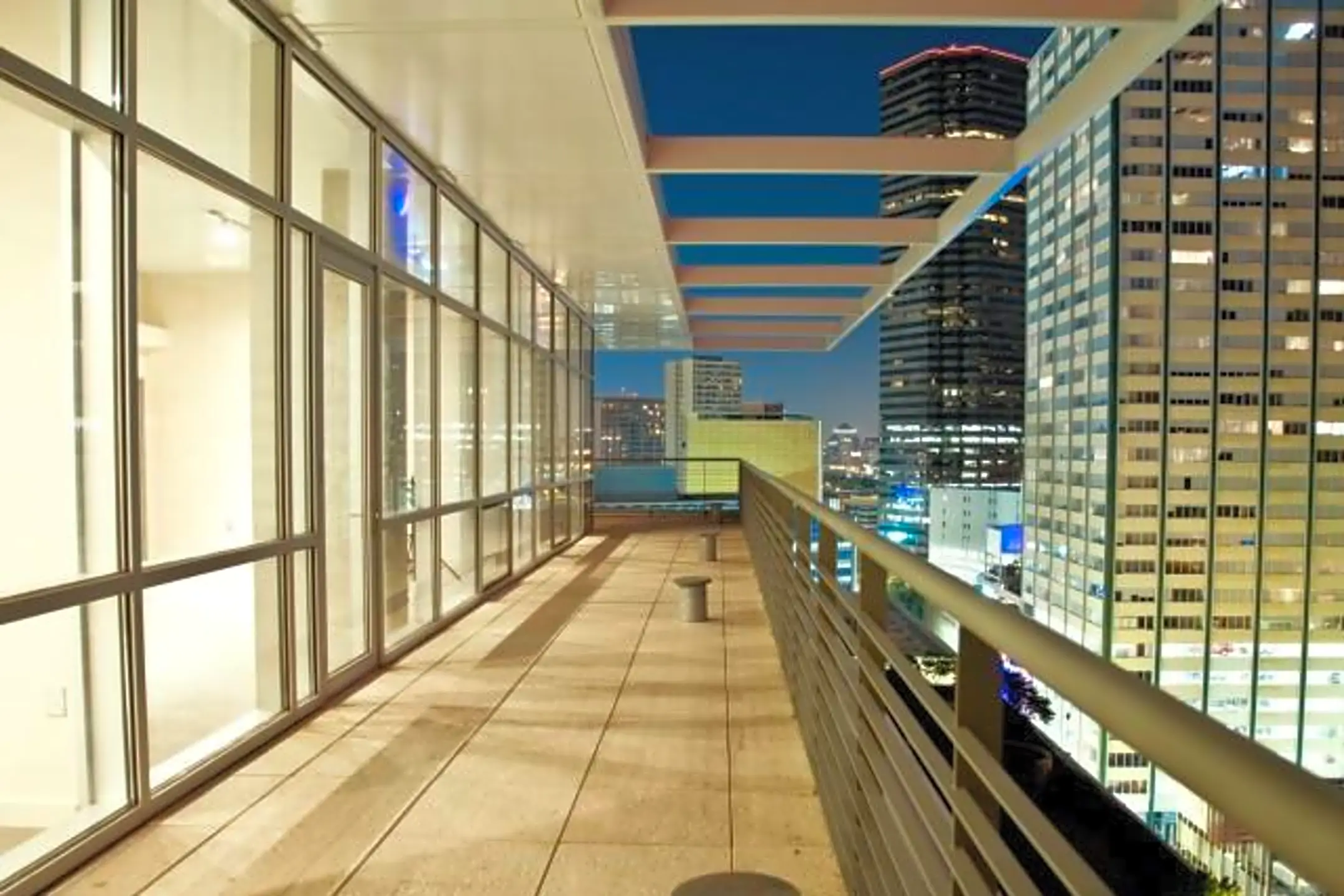 Patio / Deck - 1409 Main St - Dallas, TX