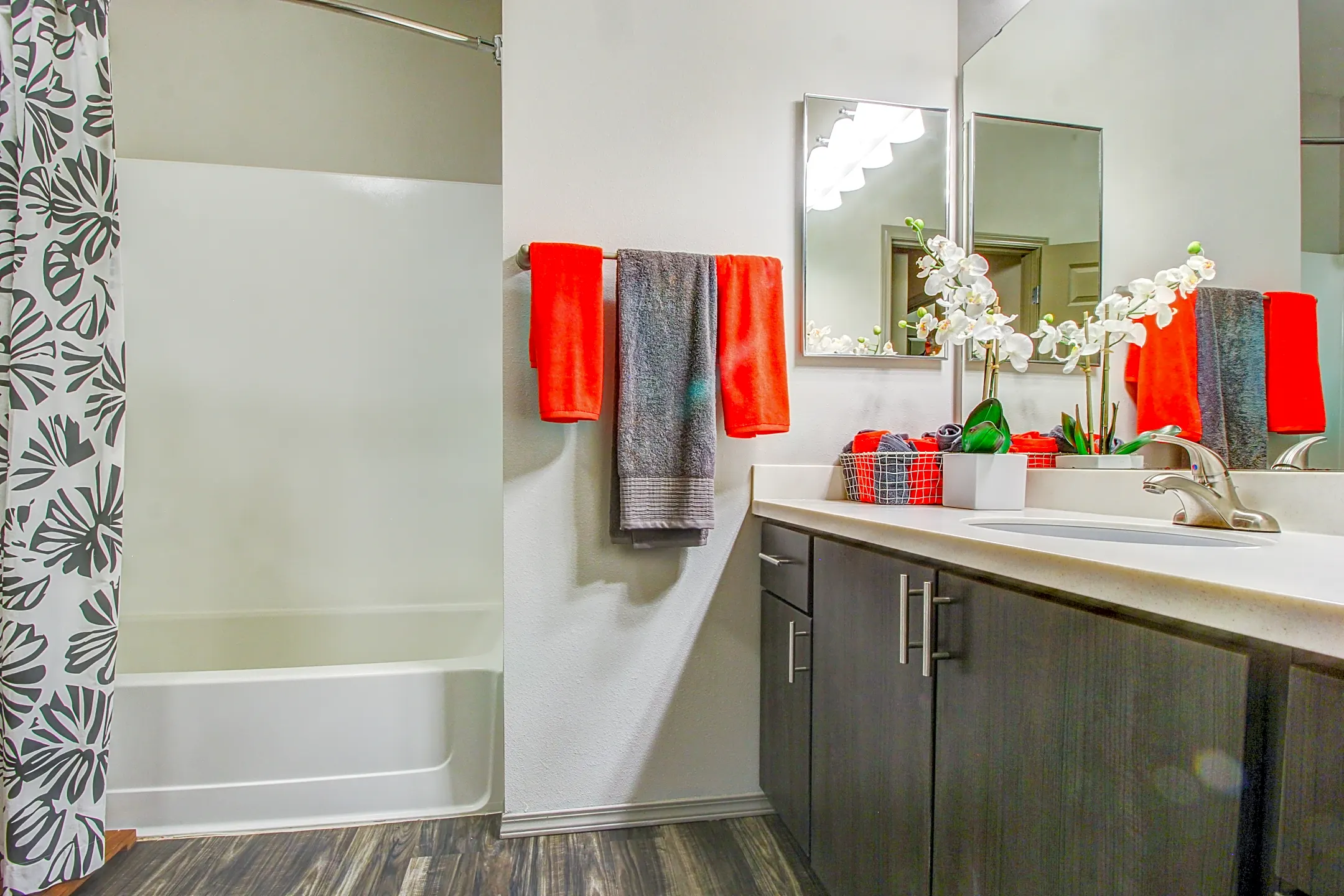 Brookside Village 28700 34th Ave S Auburn, WA Apartments for Rent