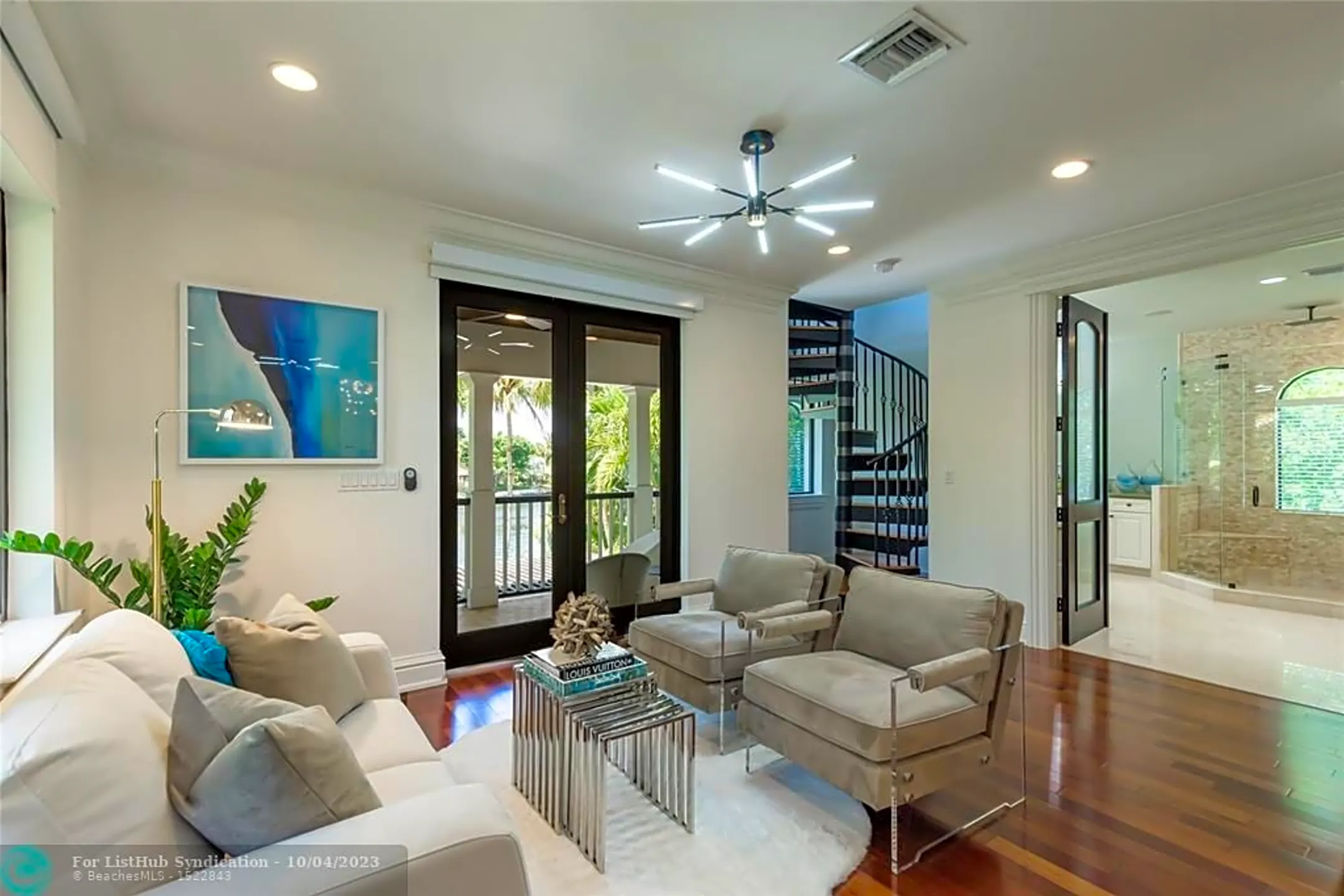 Living Room - 2415 Middle River Dr - Fort Lauderdale, FL