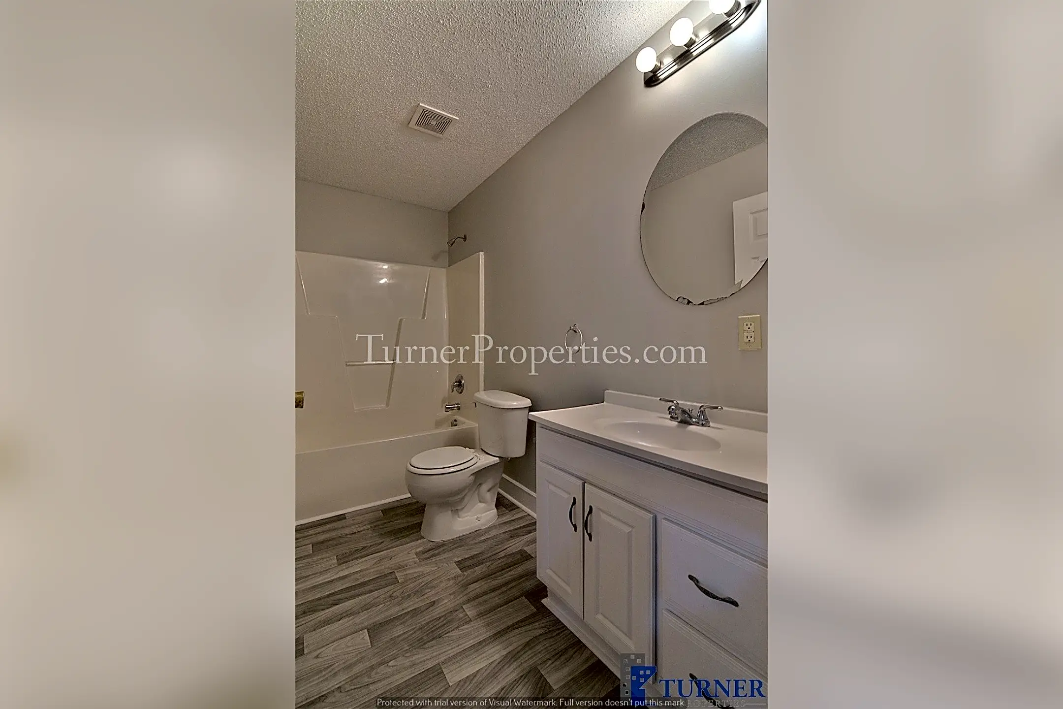 Bathroom - 424 Riley St, Columbia, SC 29201-4957 - Columbia, SC