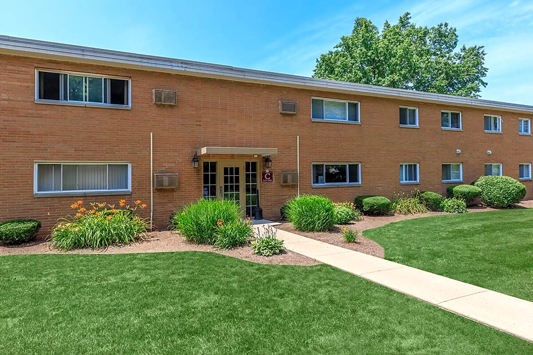 Vine East 33201 Vine St Willowick, OH Apartments for Rent Rent.