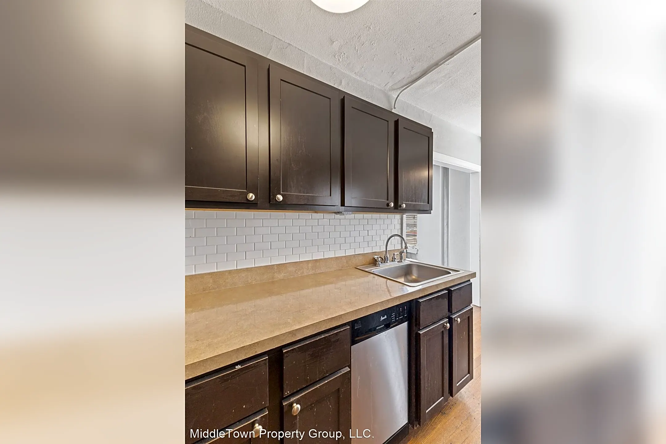 PICCADILLY APARTMENTS 28 E 16th St Indianapolis, IN Apartments for