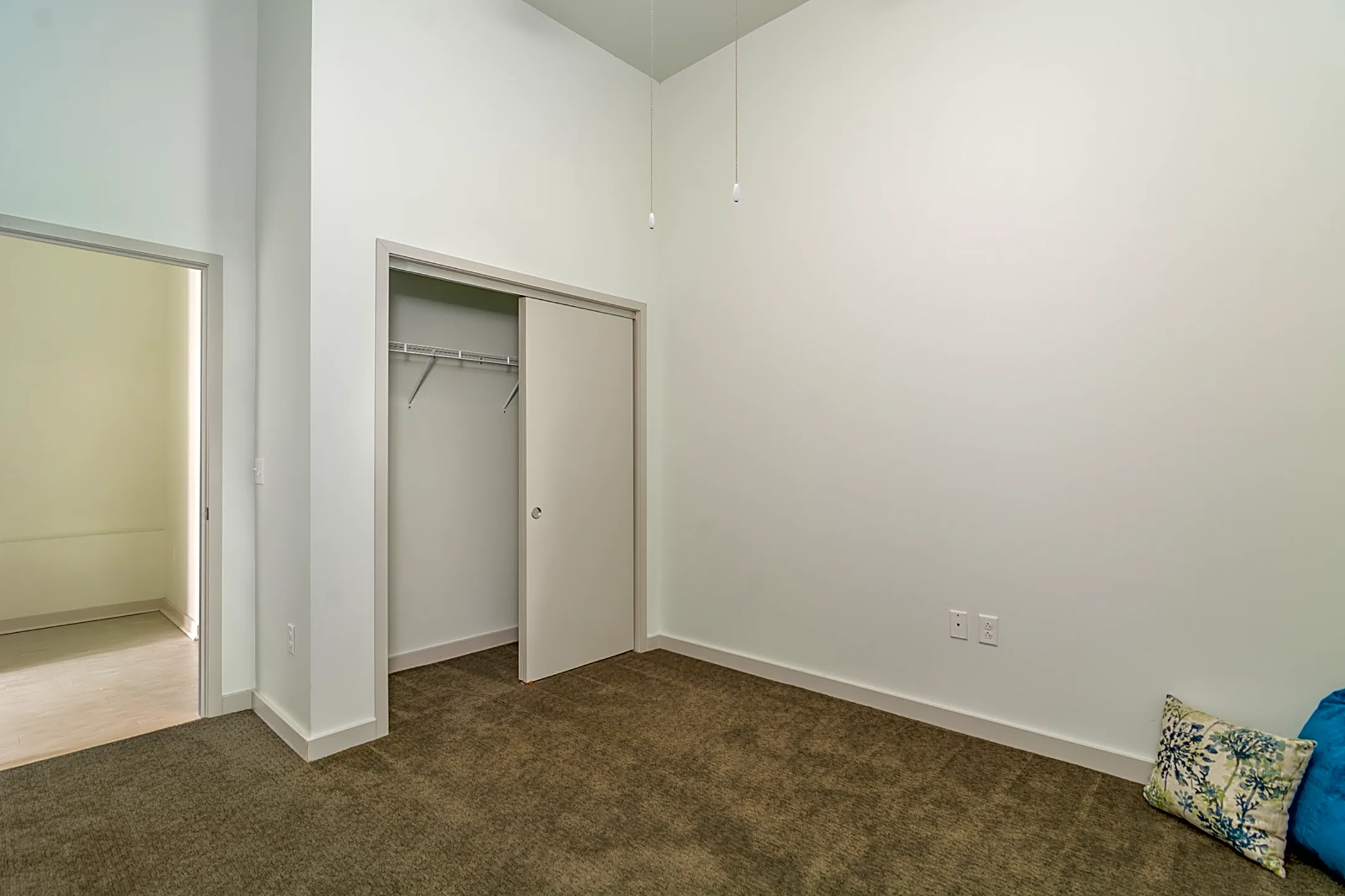 Bedroom - The Randolph Apartments - Des Moines, IA