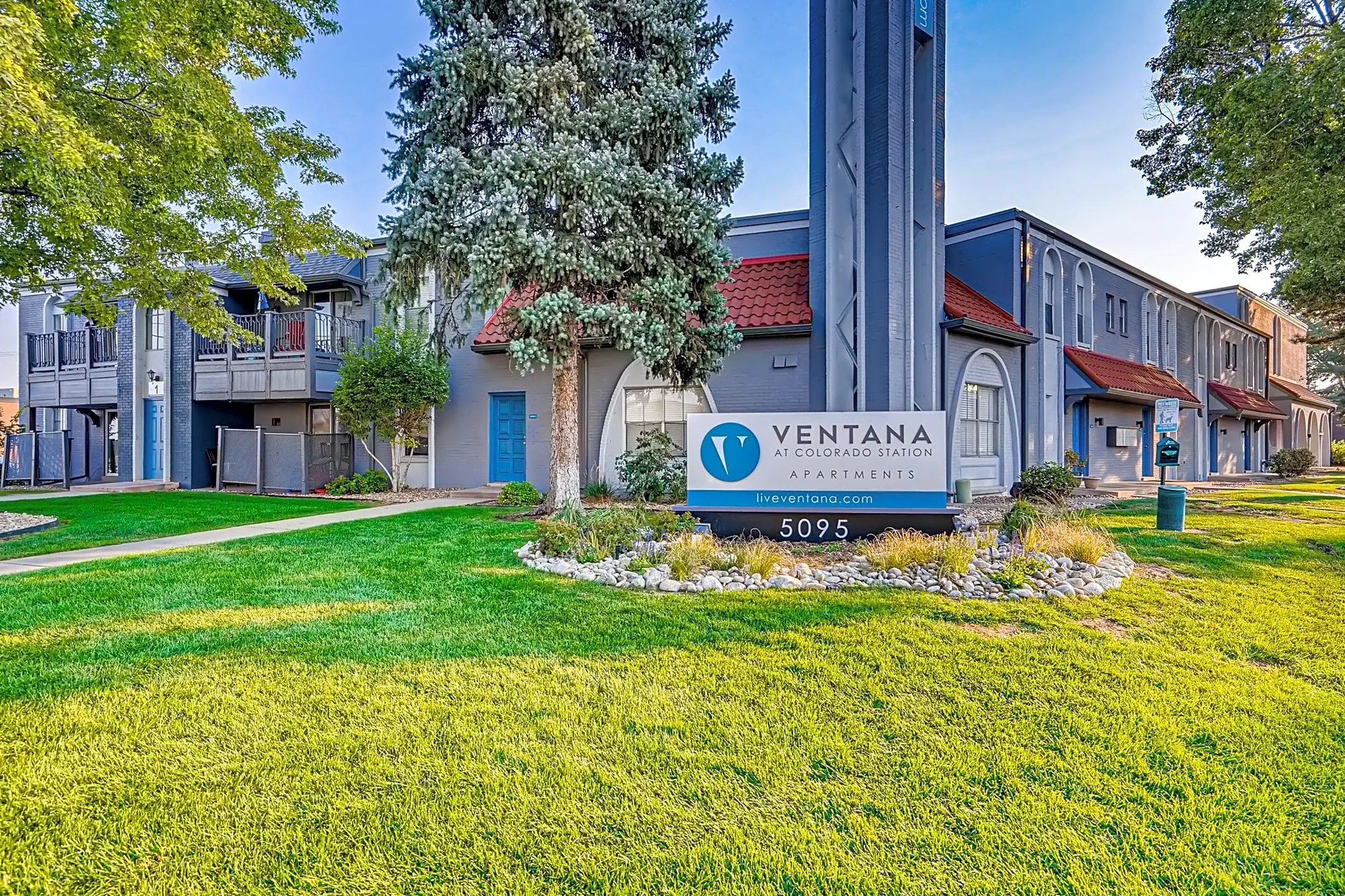 Community Signage - The Ventana - Denver, CO