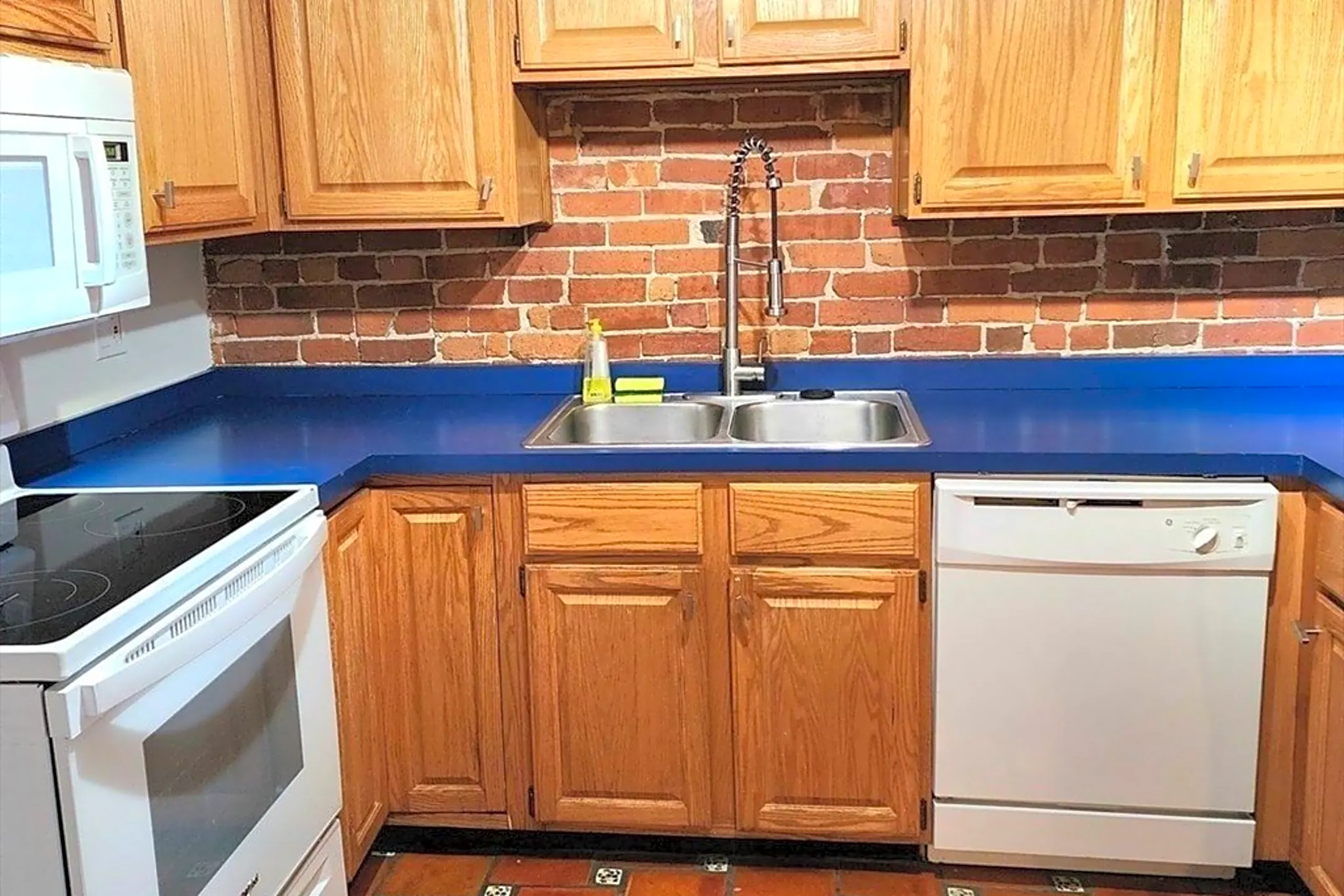 74 Temple St 1 Condos Springfield, MA 01105