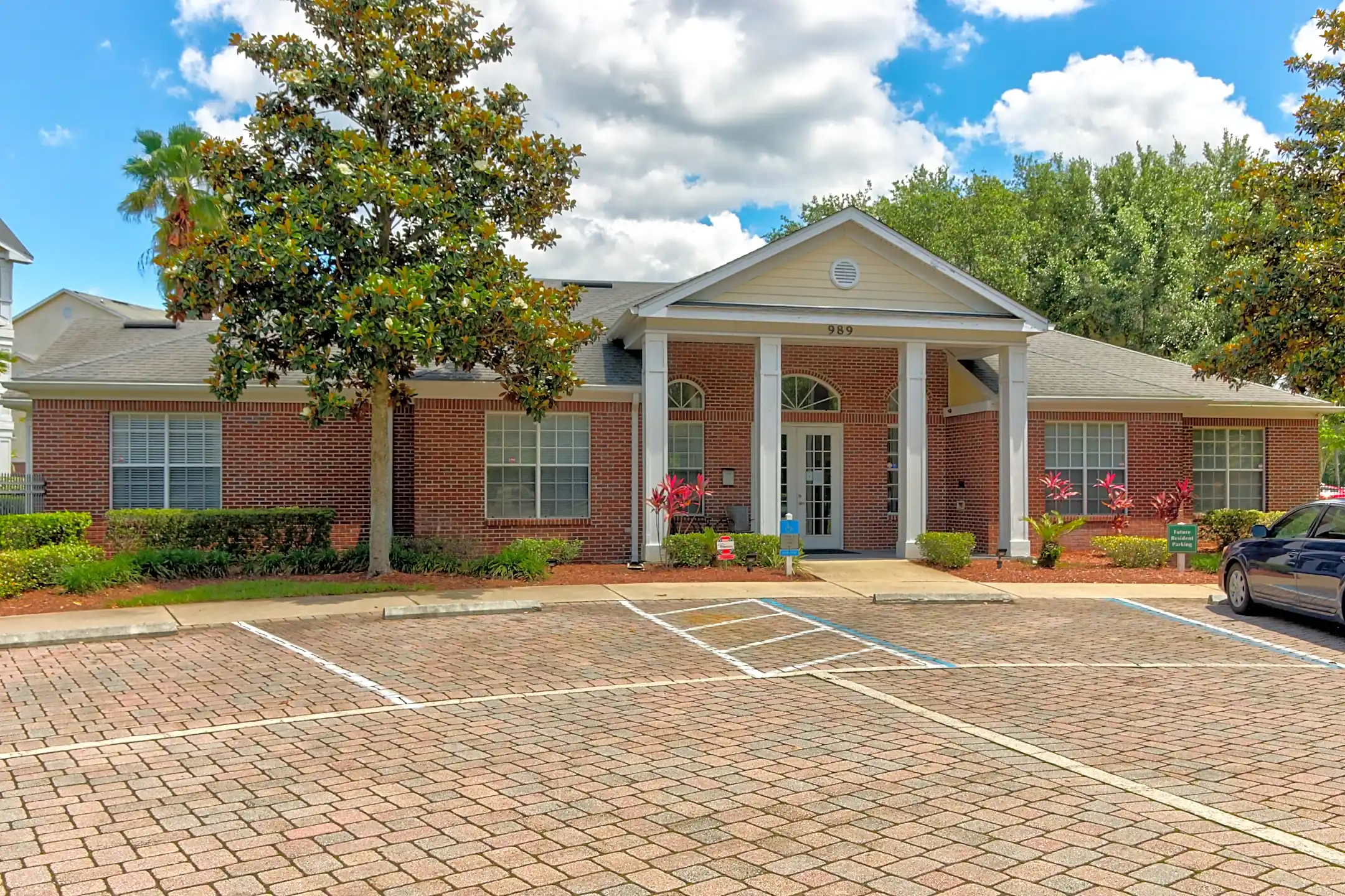 Colonnade at Regency 989 Monument Rd Jacksonville, FL Apartments