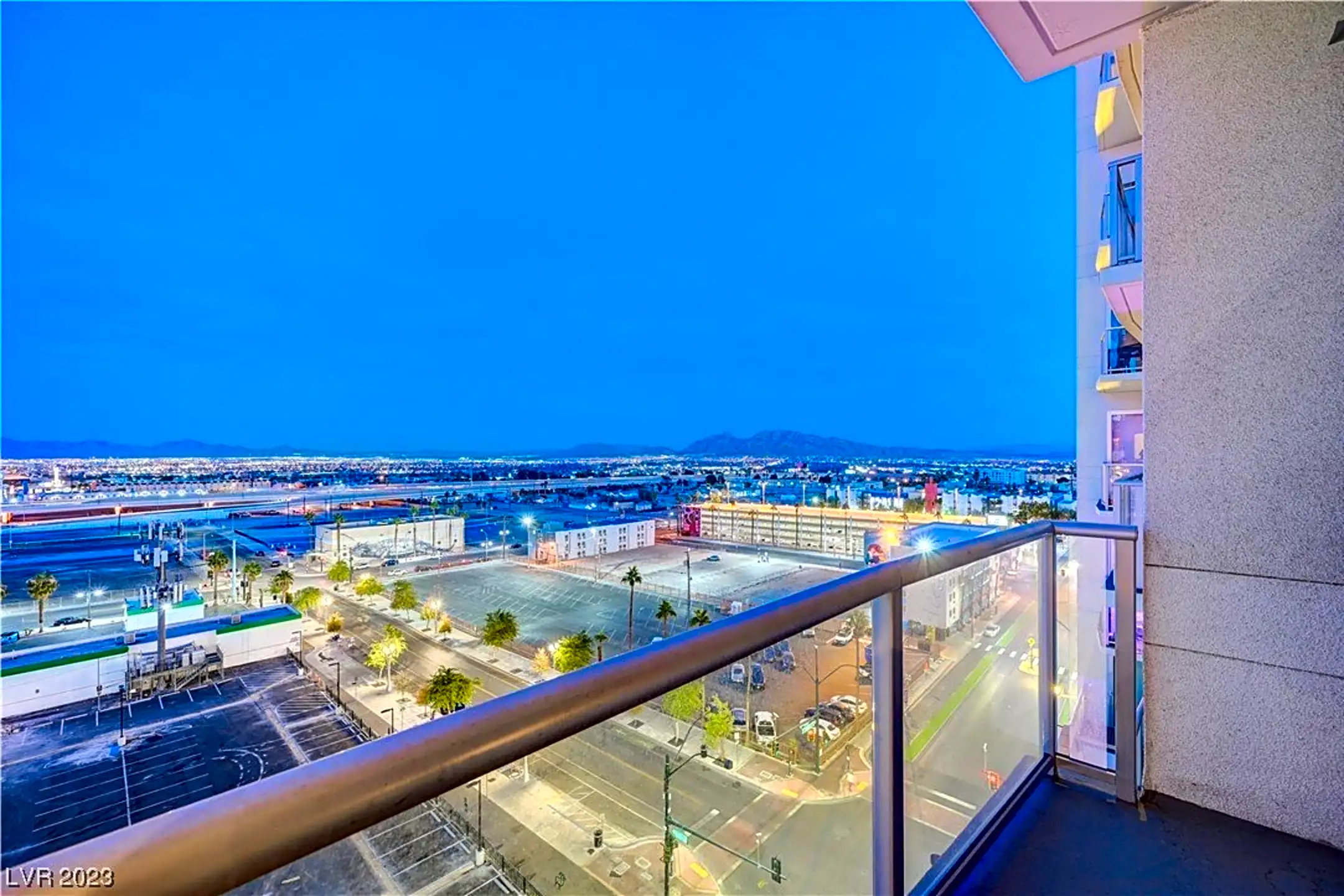 Patio / Deck - 150 S Las Vegas Blvd #1019 - Las Vegas, NV