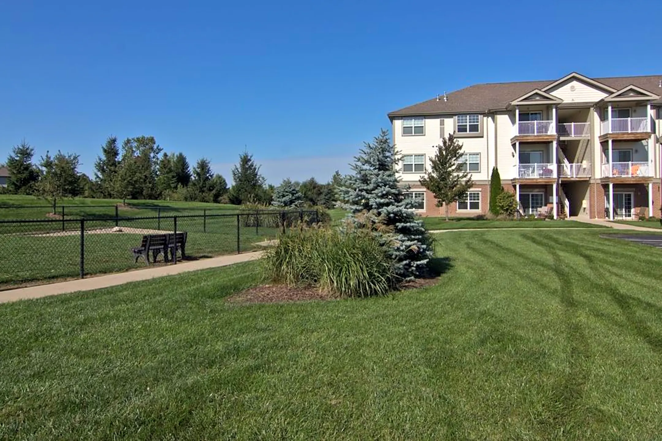 Building - The Residences at Carronade - Perrysburg, OH