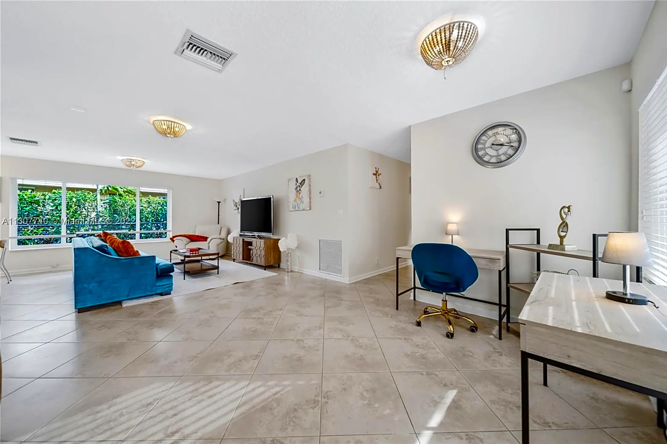 Living Room - 3320 NE 18th Terrace - Oakland Park, FL