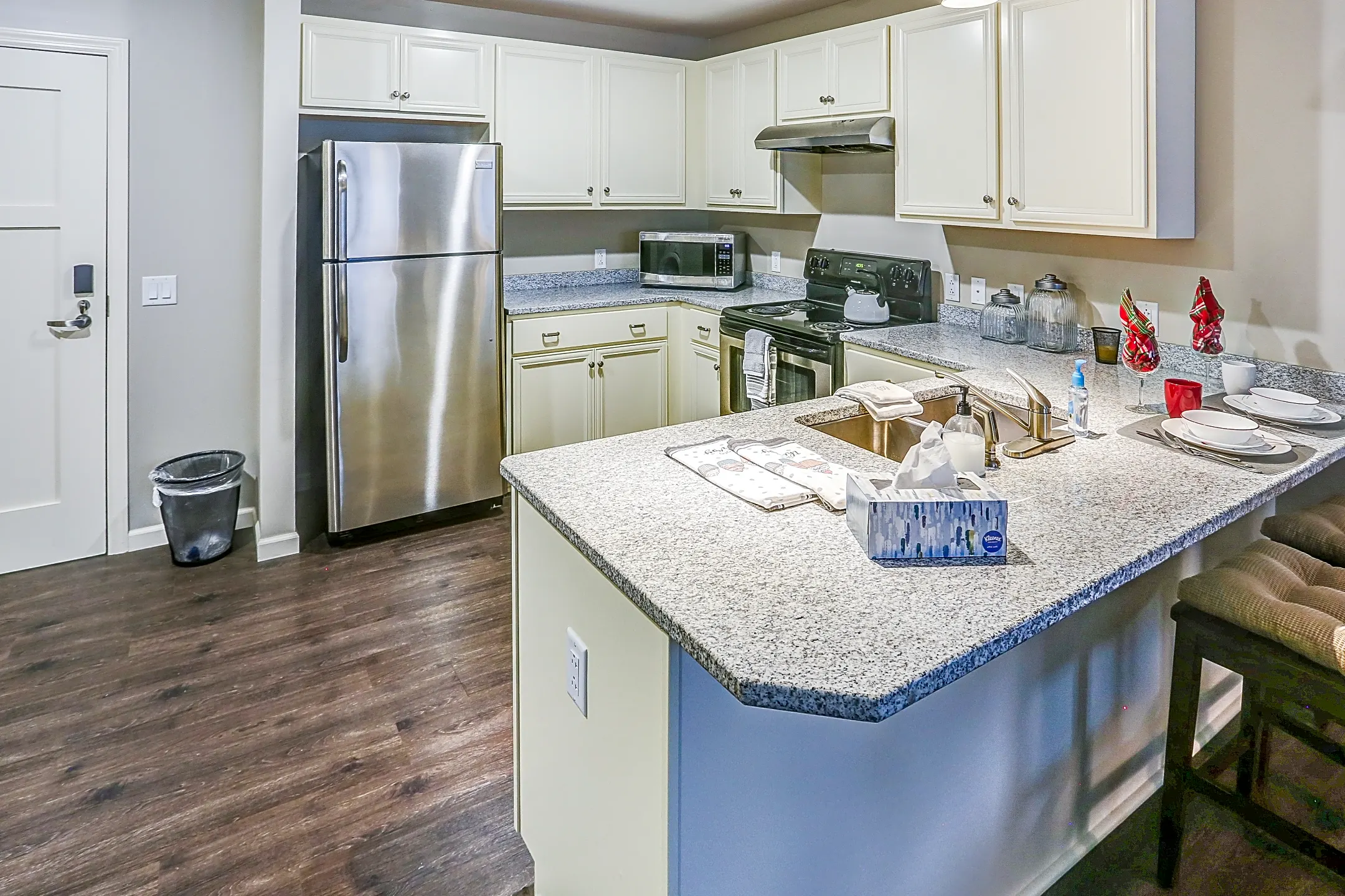 Kitchen - Chateau at Heritage Square 55+ Community - Brockport, NY