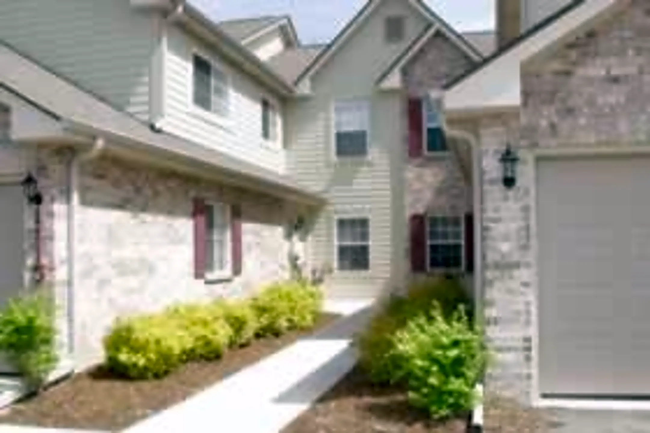 Hawthorne Place Apartments 1105 Hawthorne Pl Pewaukee, WI