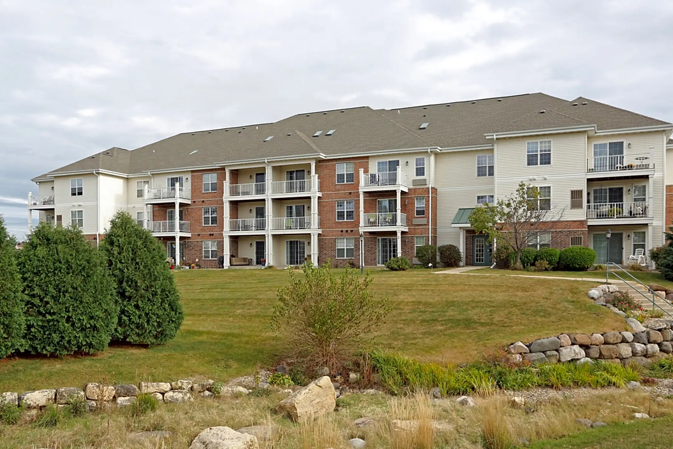 Blackhawk Trails 732 Bear Claw Way Madison, WI Apartments for Rent