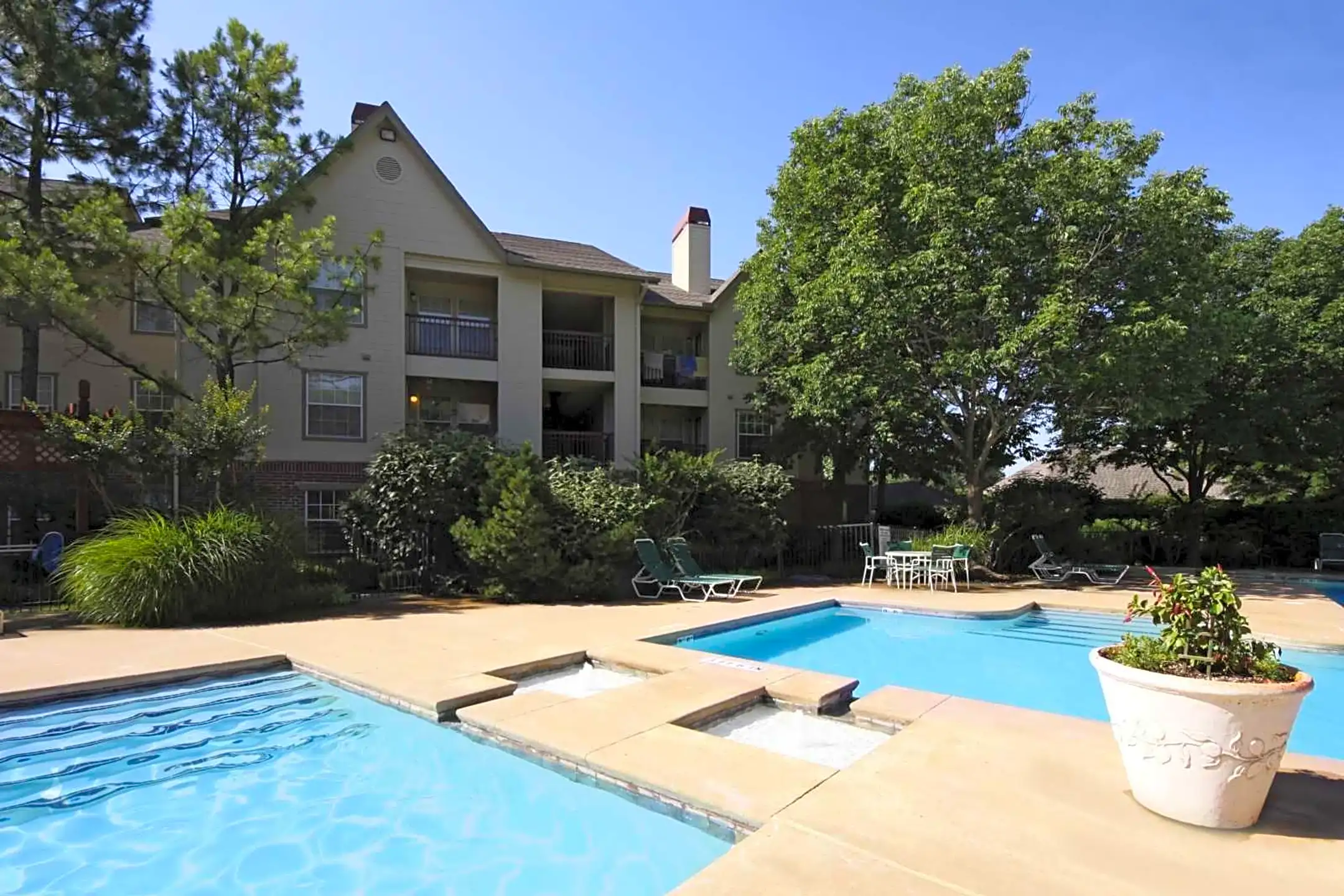 Crown Chase Apartments Tulsa