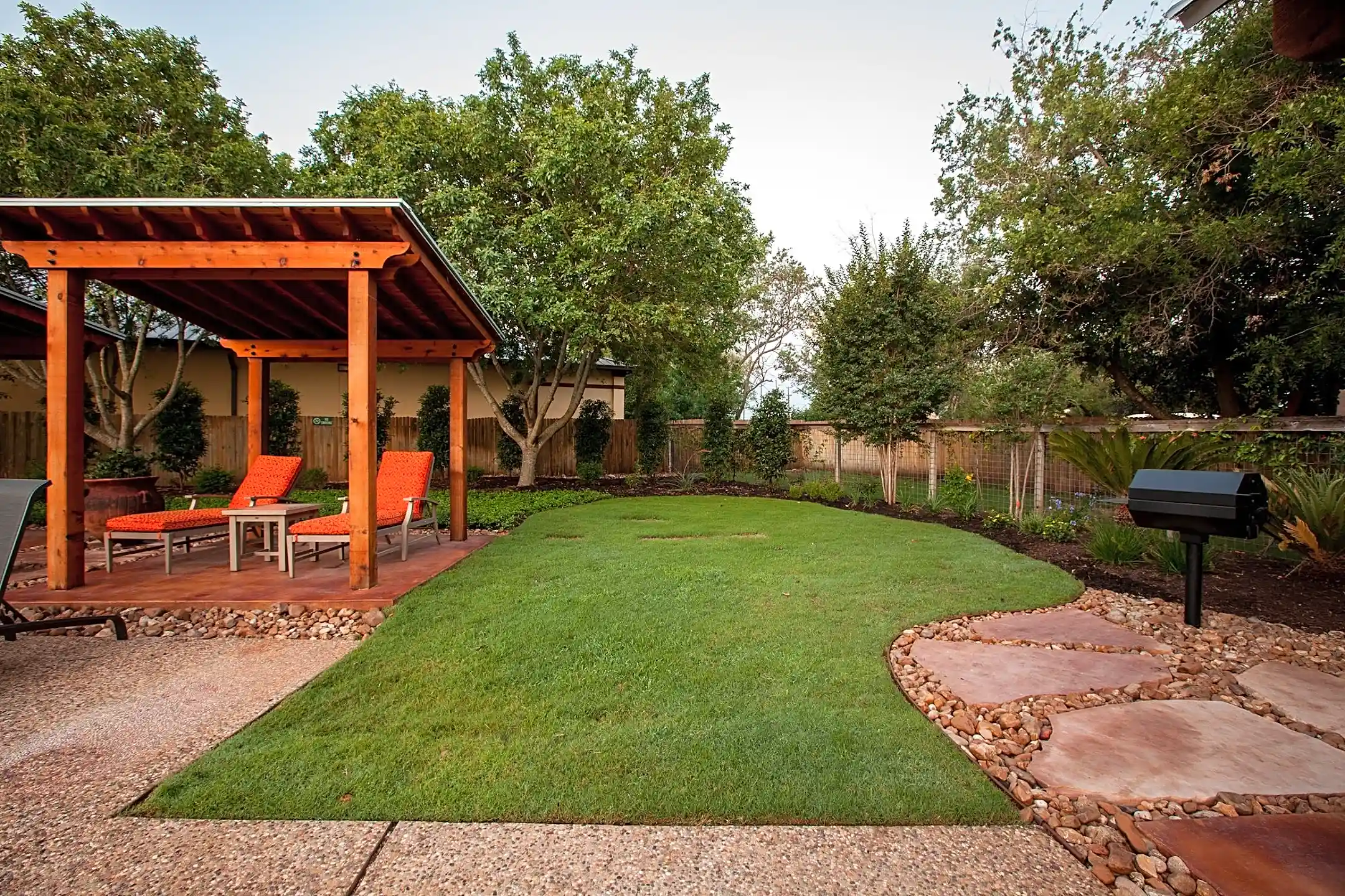 Elm Hollow Hill Country Apartments 12770 Bandera Rd Helotes, TX