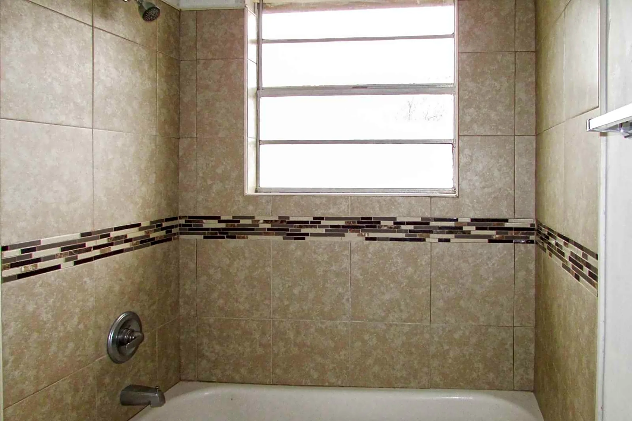 Bathroom - Julian Manor Apartments - Long Beach, MS