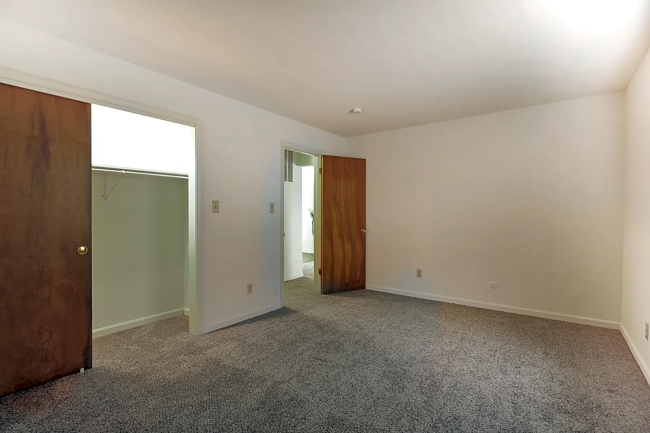 Living Room - Apartment Village - Evansville, IN
